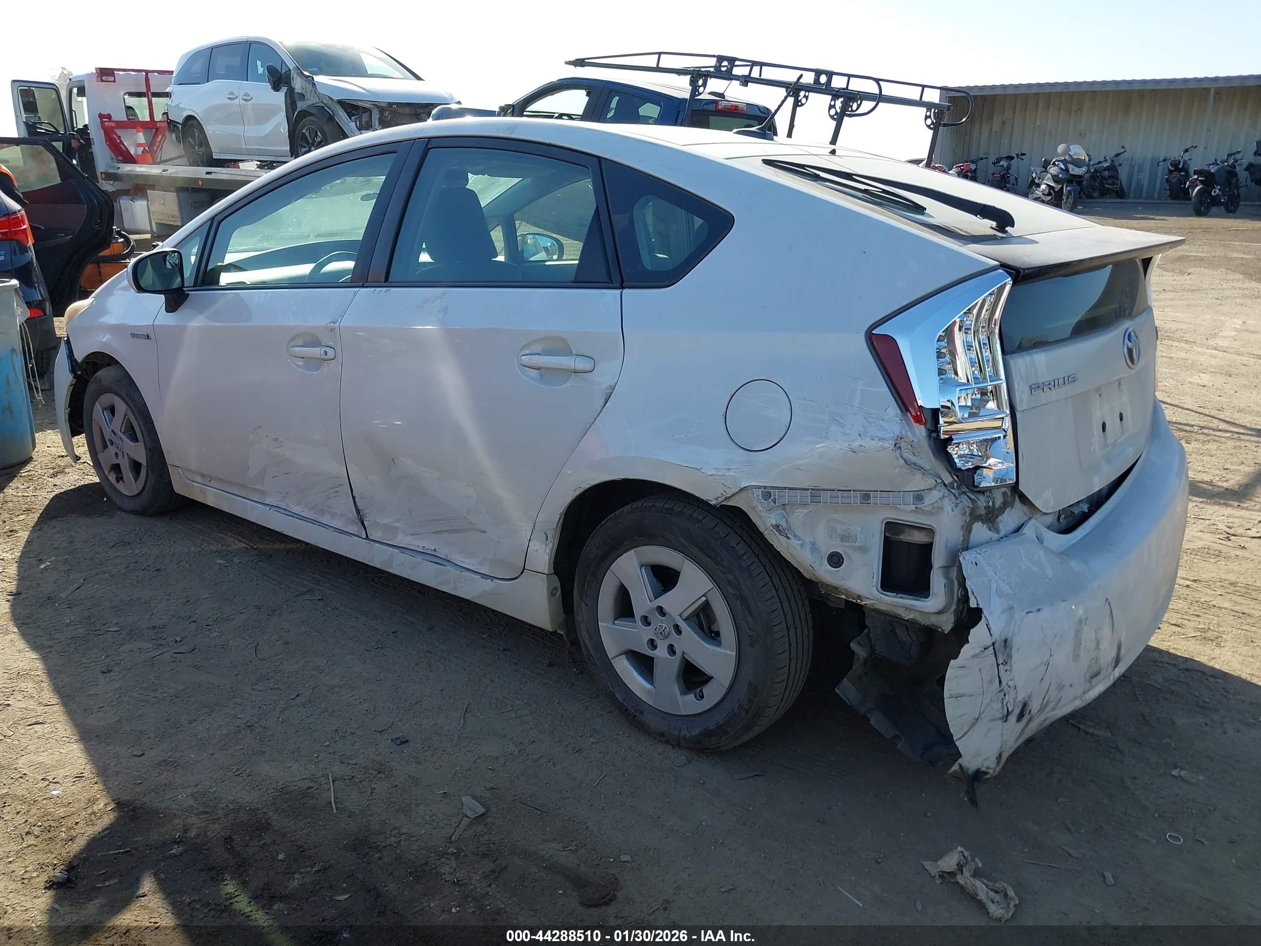 TOYOTA PRIUS image 3