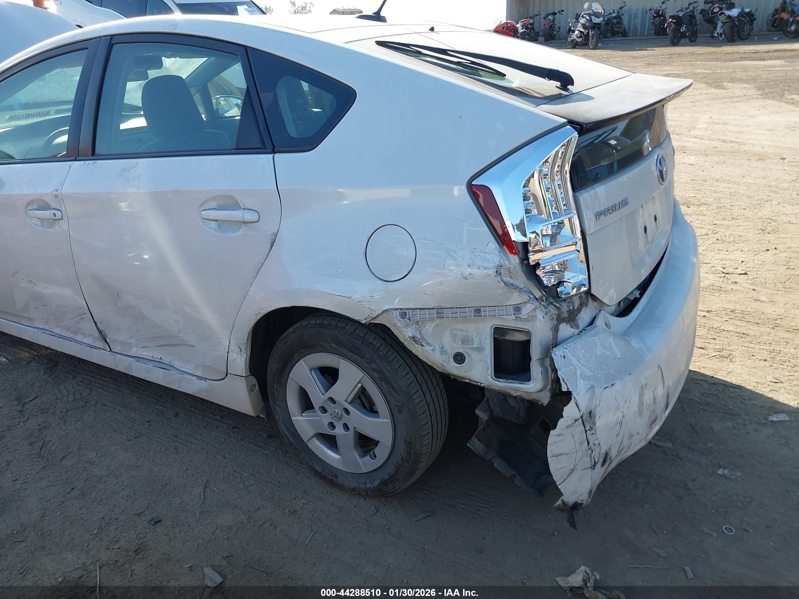 TOYOTA PRIUS image 6