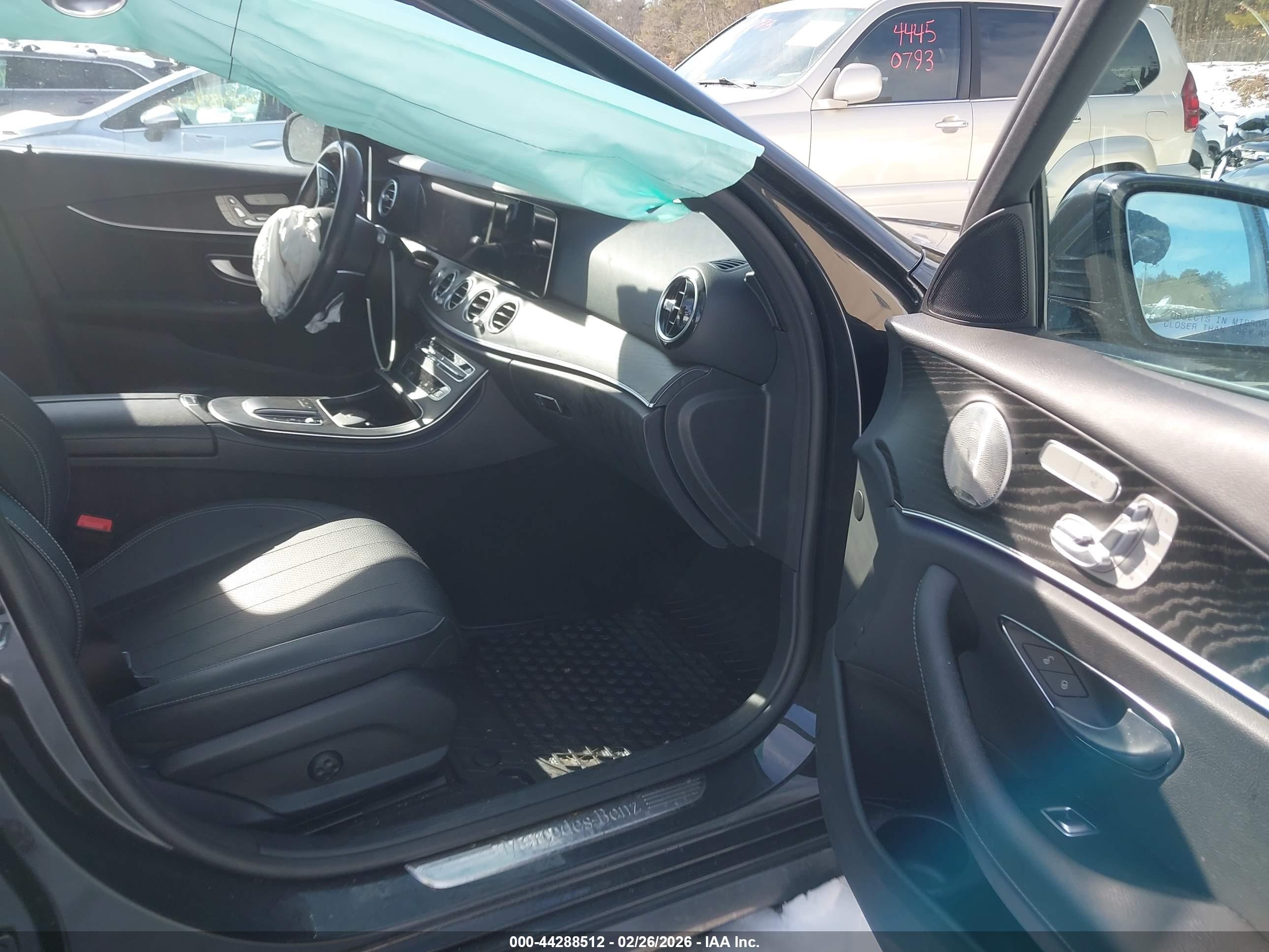 MERCEDES-BENZ E image 5