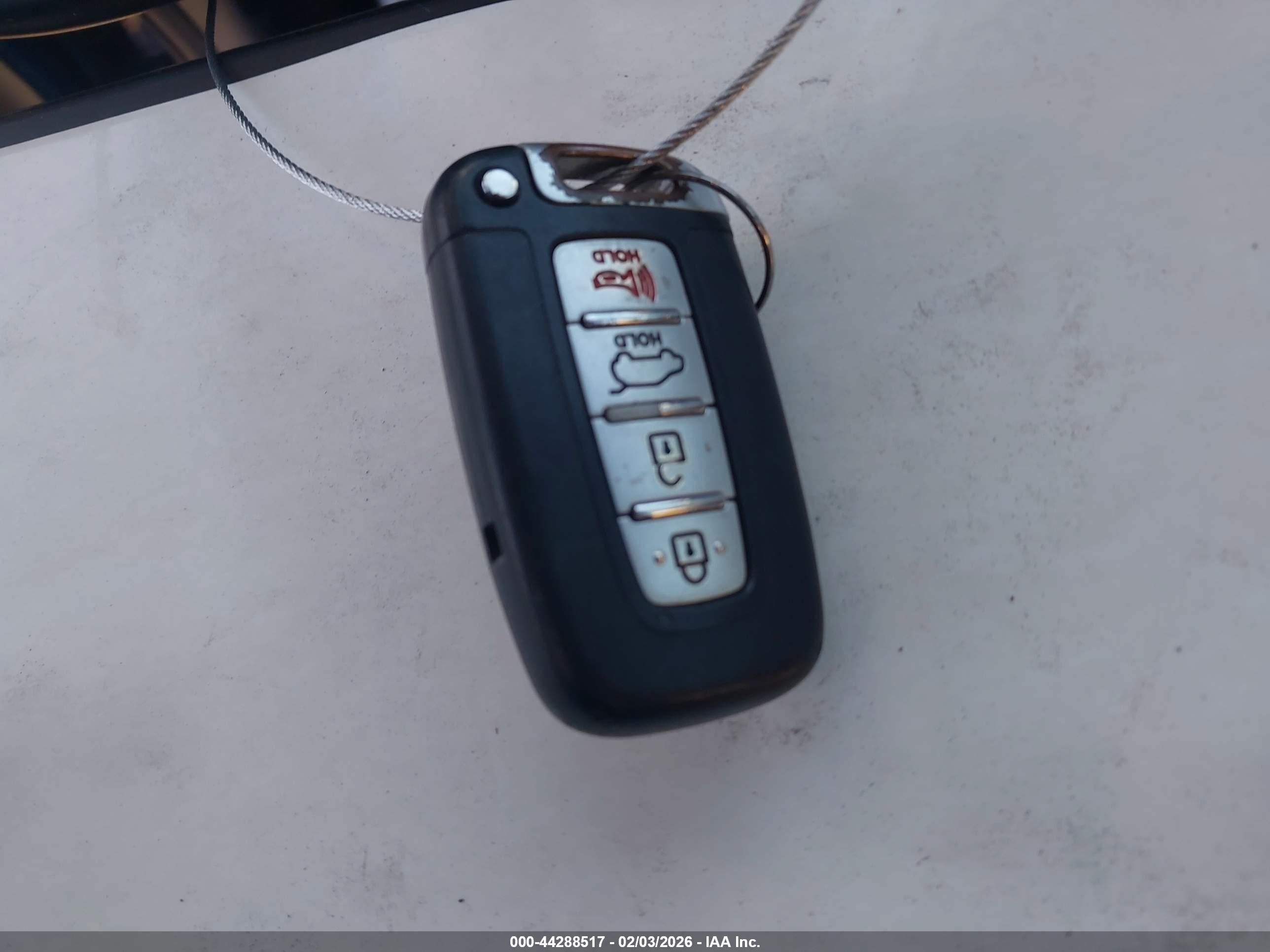 HYUNDAI ELANTRA image 11