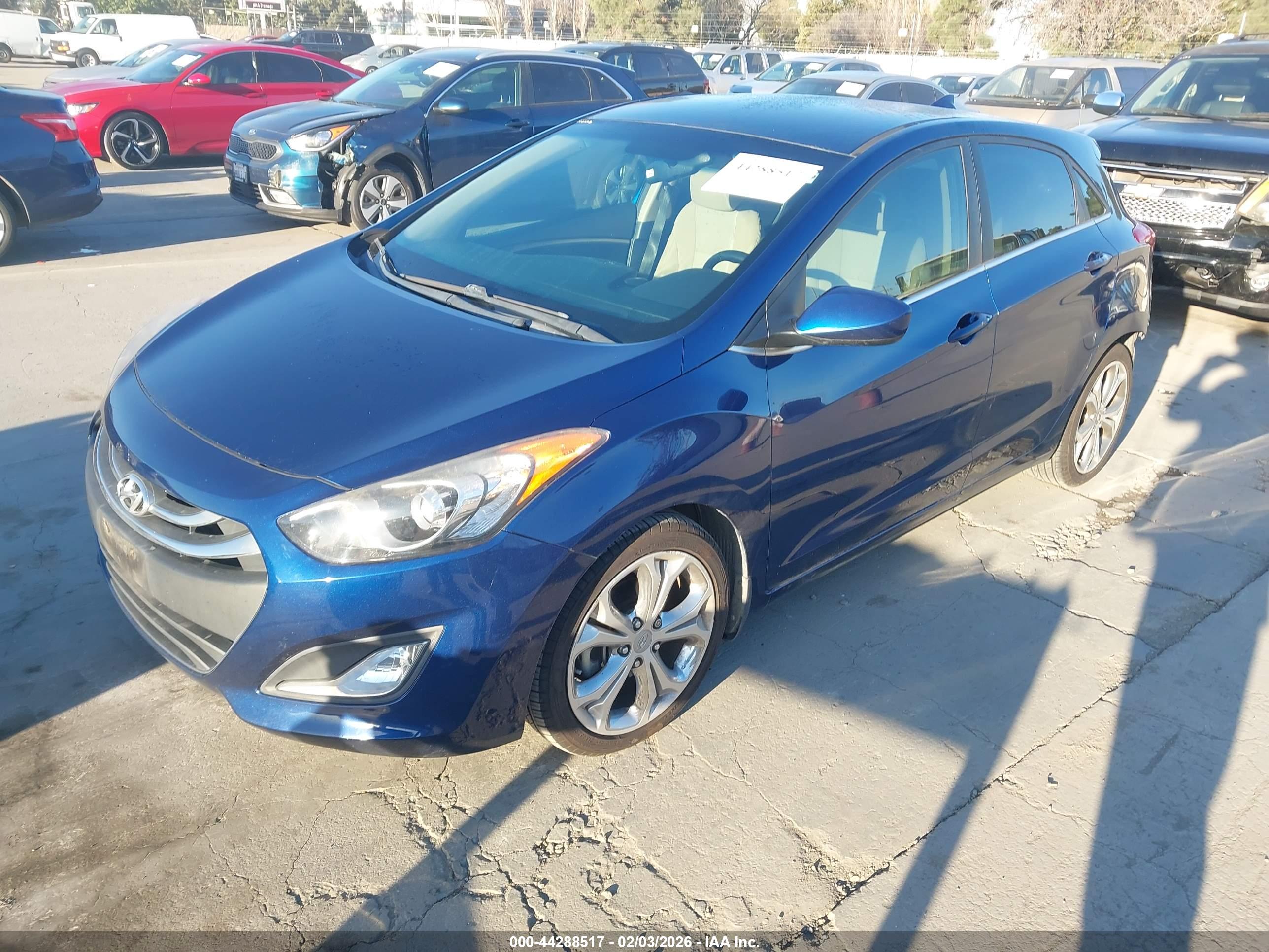 HYUNDAI ELANTRA image 2