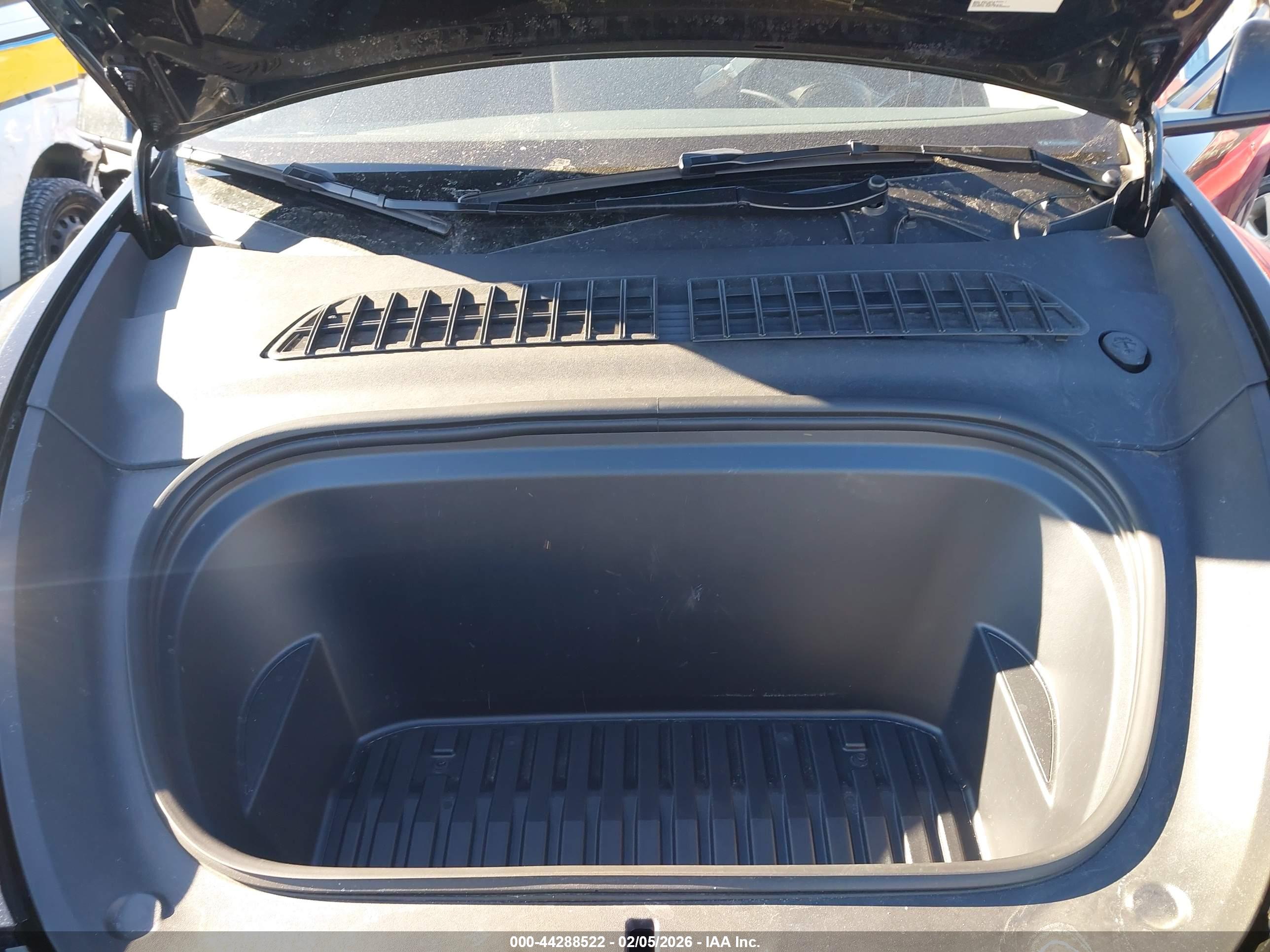 TESLA MODEL image 10