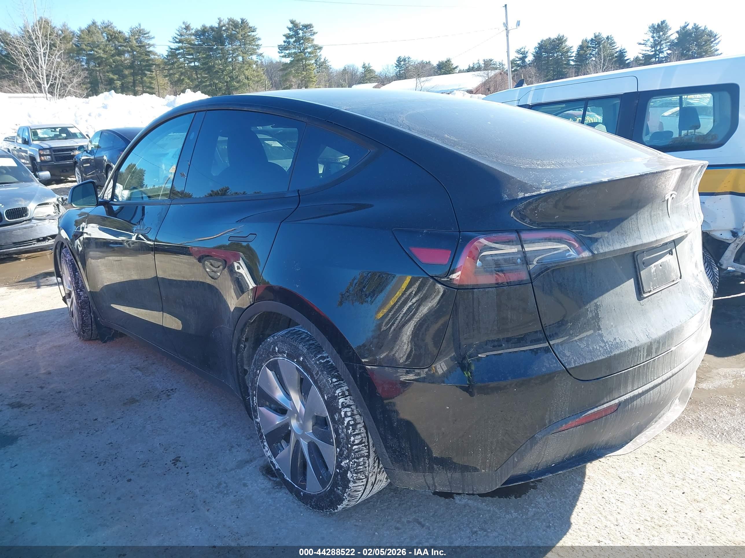 TESLA MODEL image 3