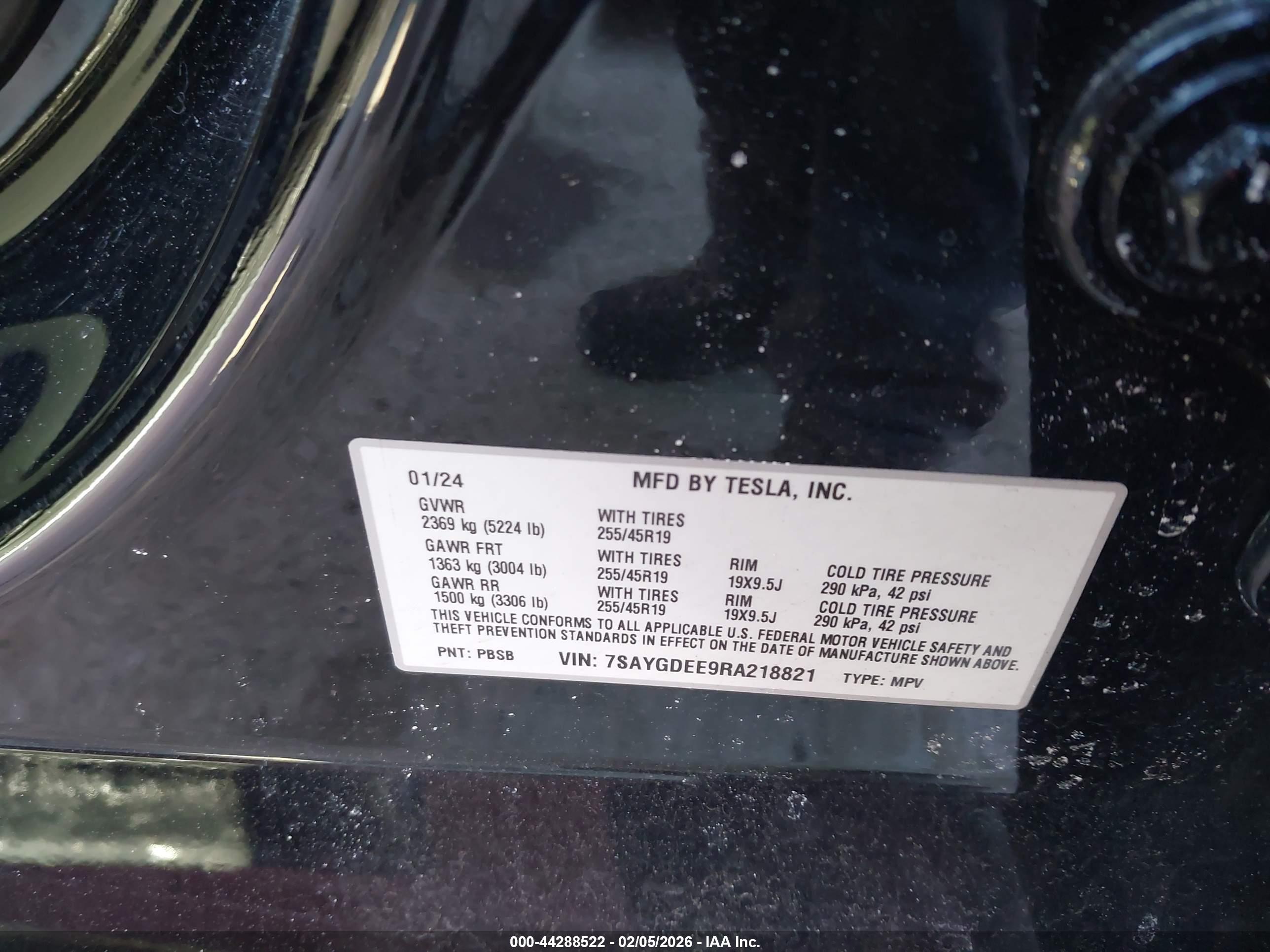 TESLA MODEL image 9