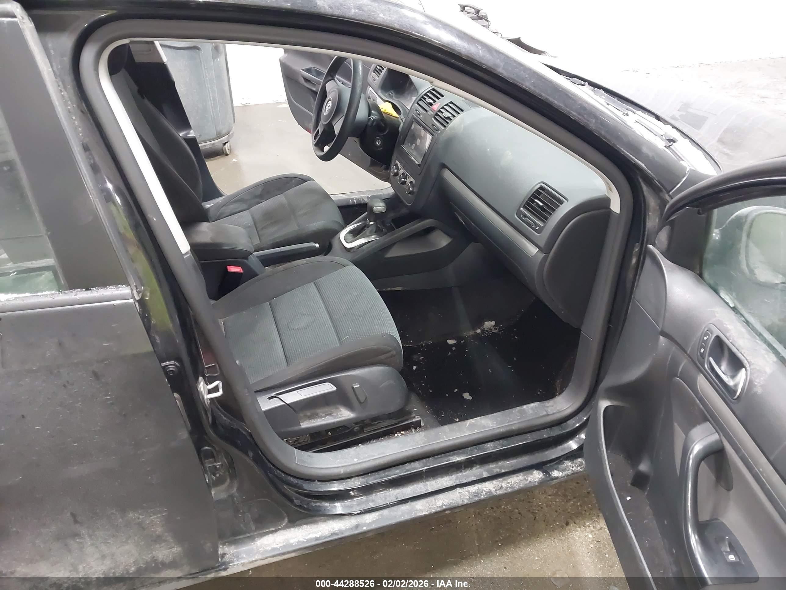 VOLKSWAGEN JETTA image 5