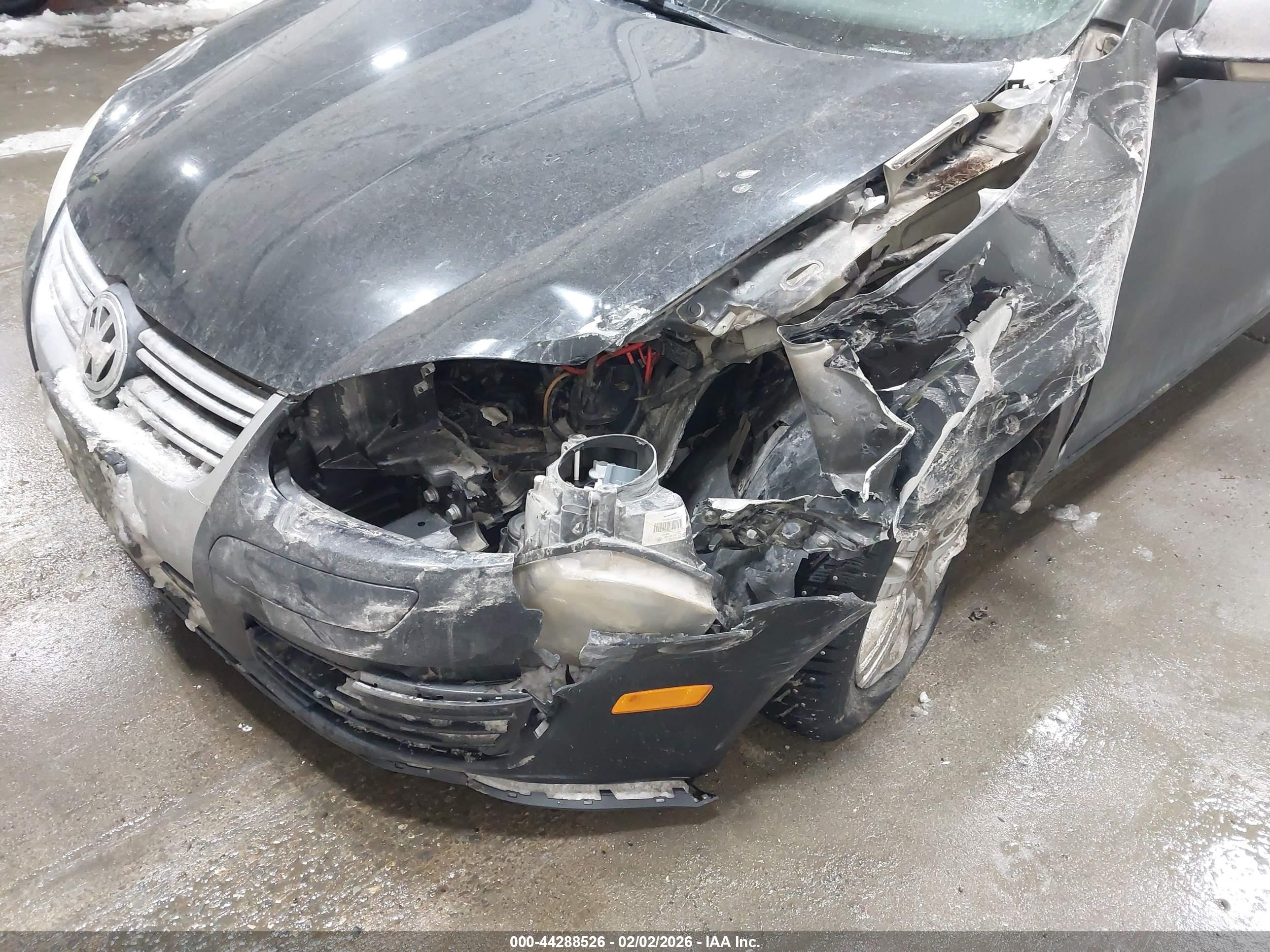 VOLKSWAGEN JETTA image 6