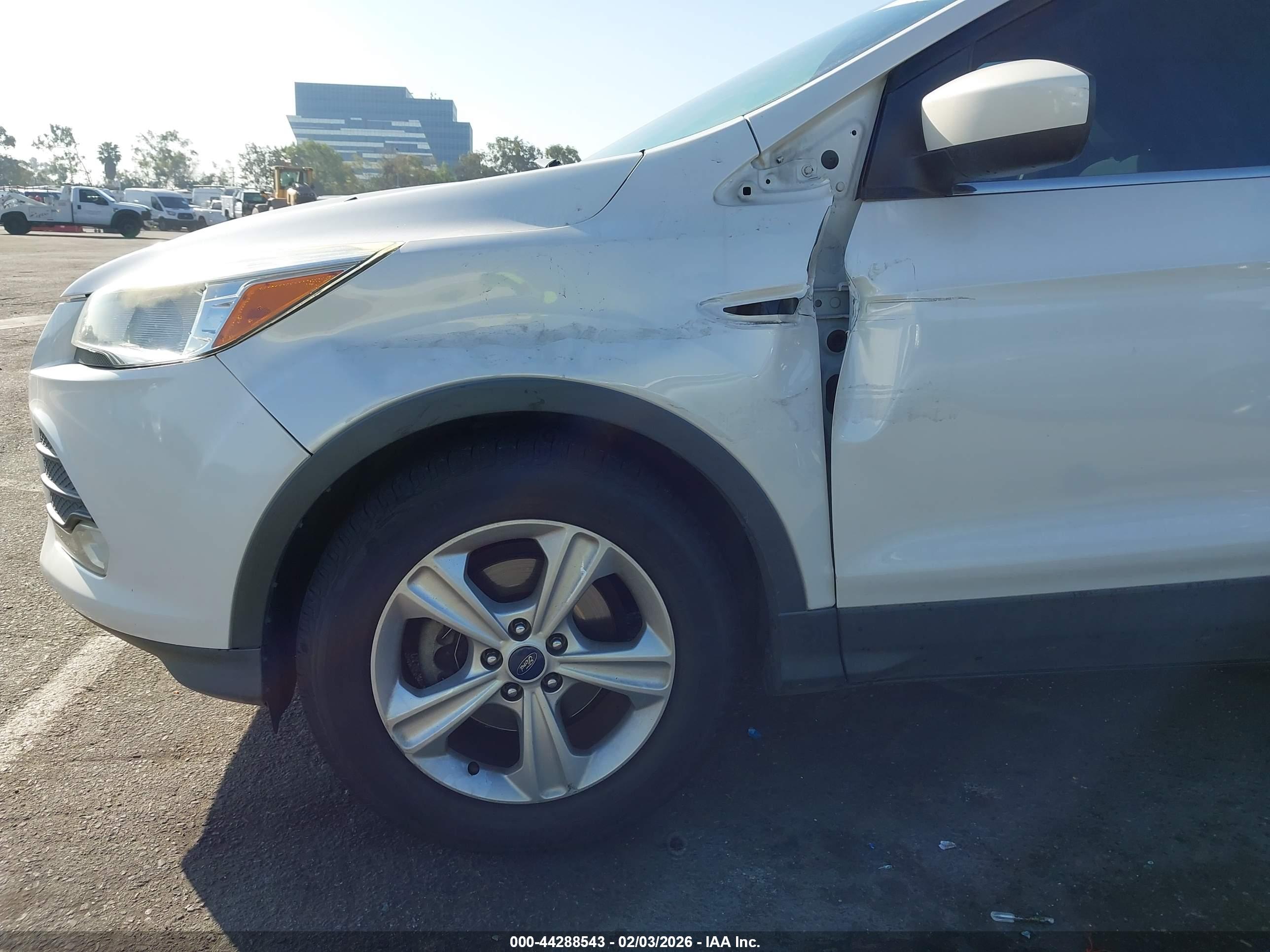 FORD ESCAPE image 6