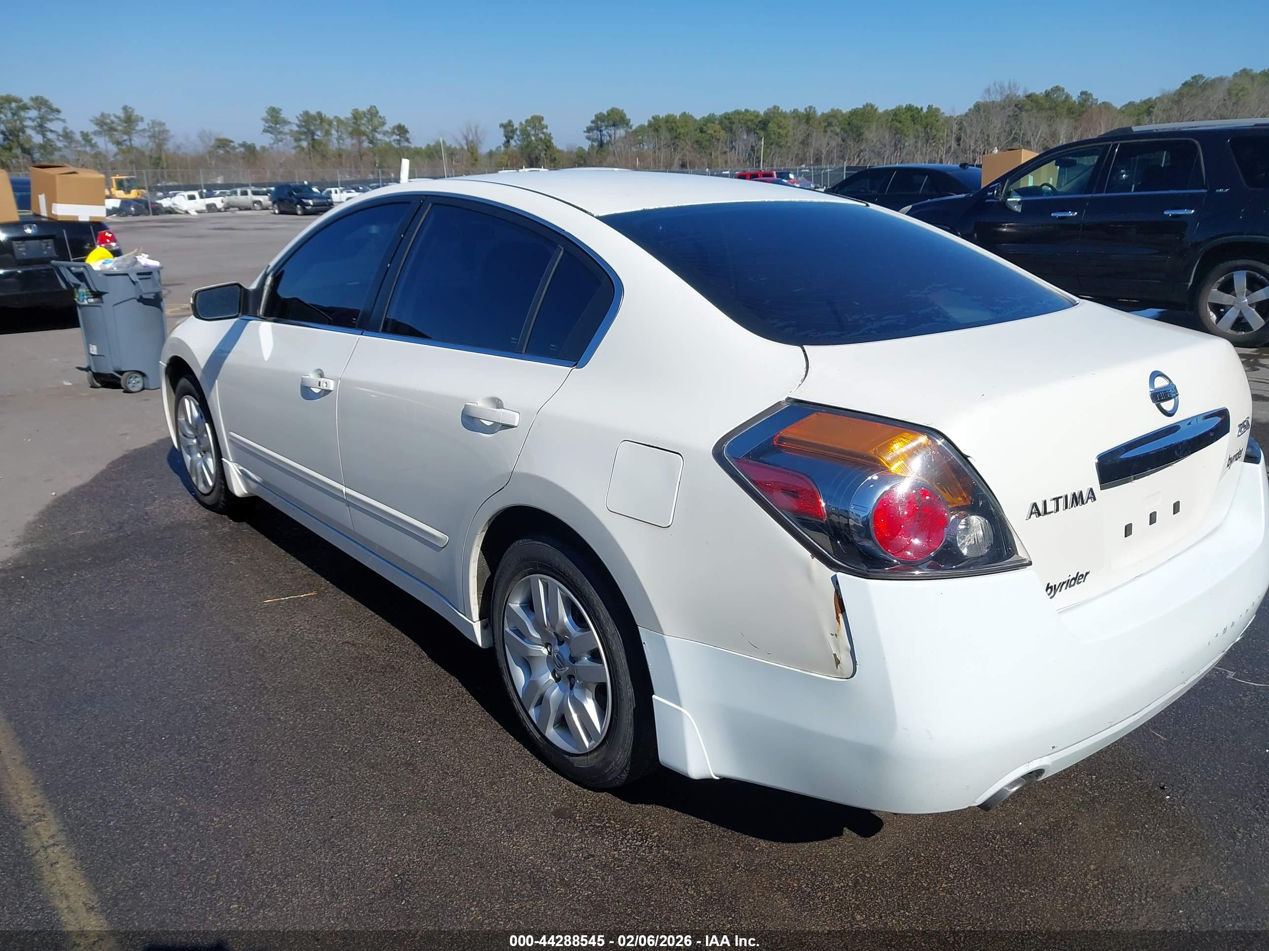 NISSAN ALTIMA image 3