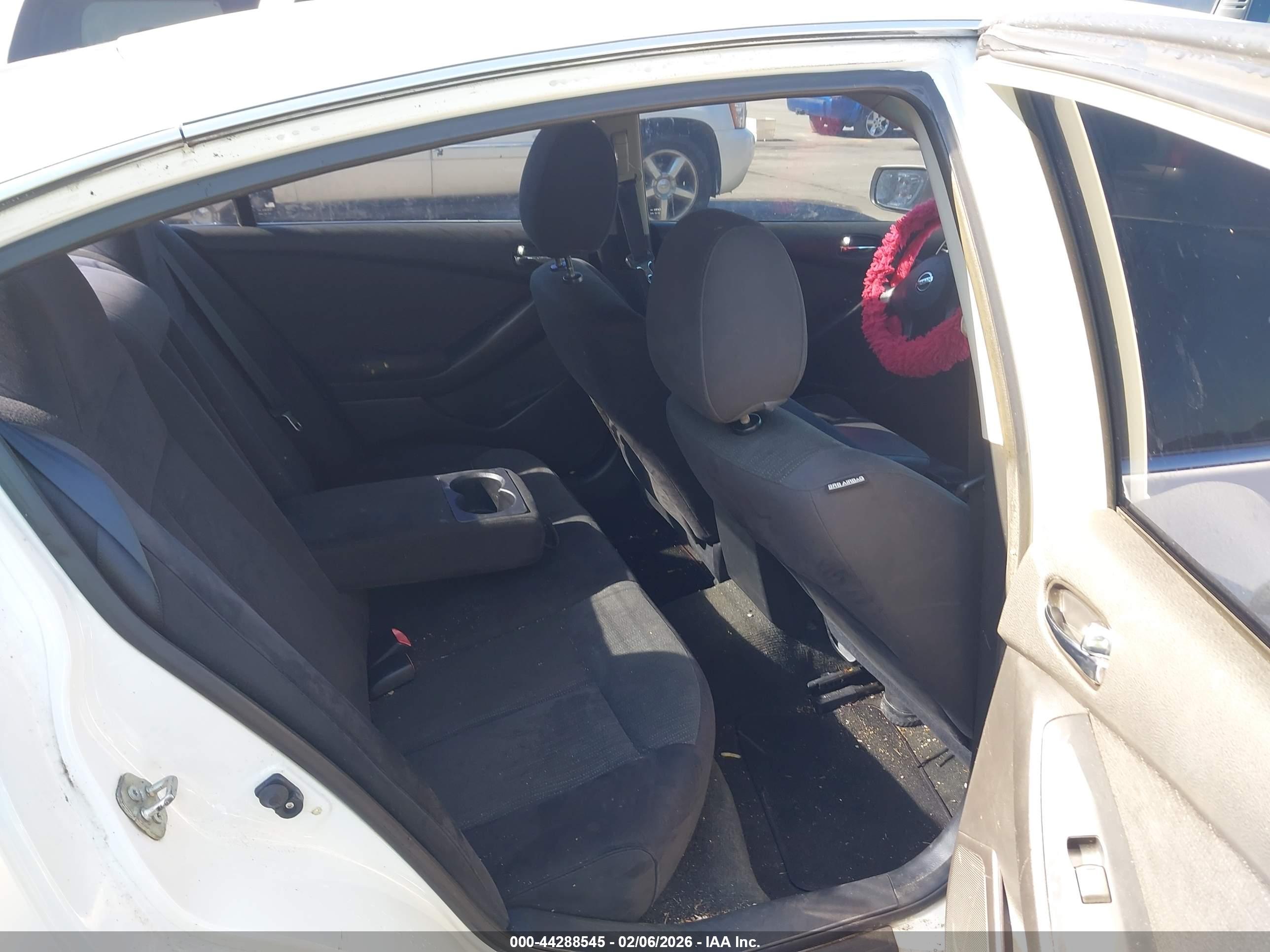 NISSAN ALTIMA image 8