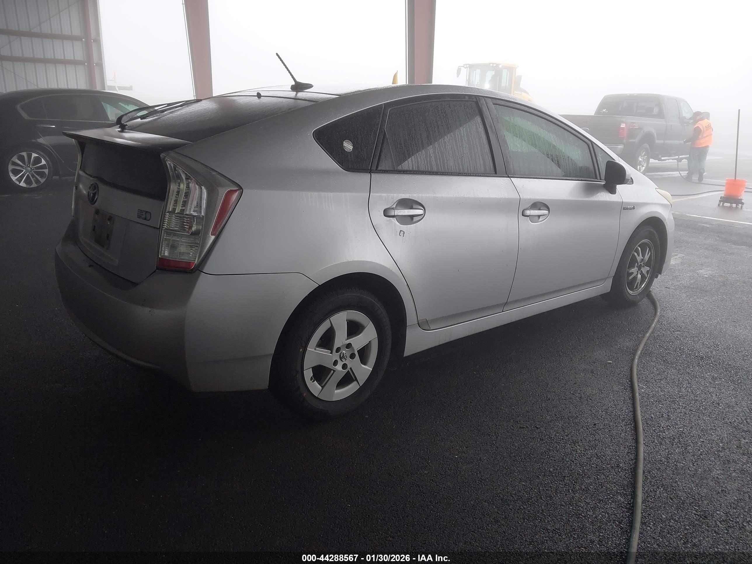 TOYOTA PRIUS image 4