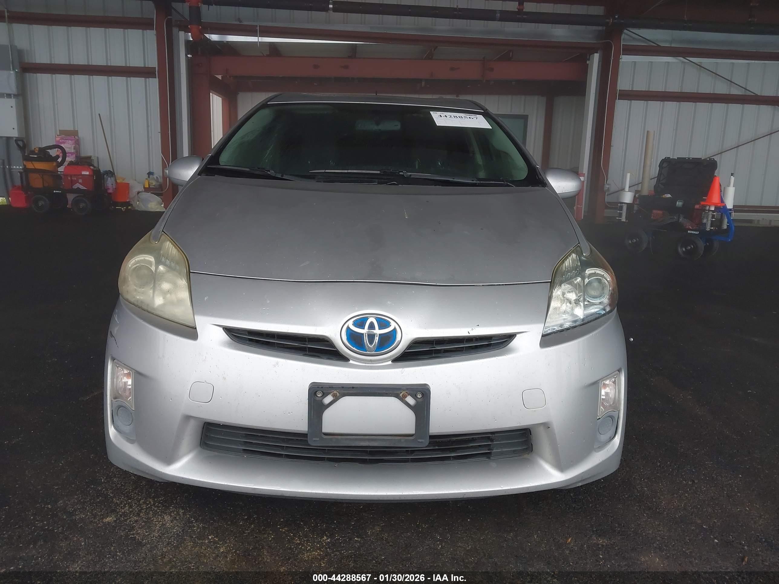 TOYOTA PRIUS image 6