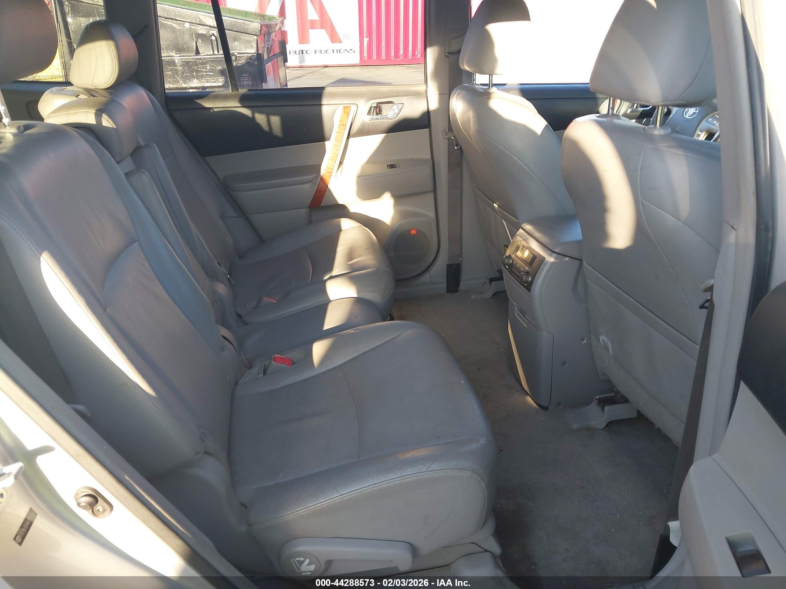 TOYOTA HIGHLANDER image 8
