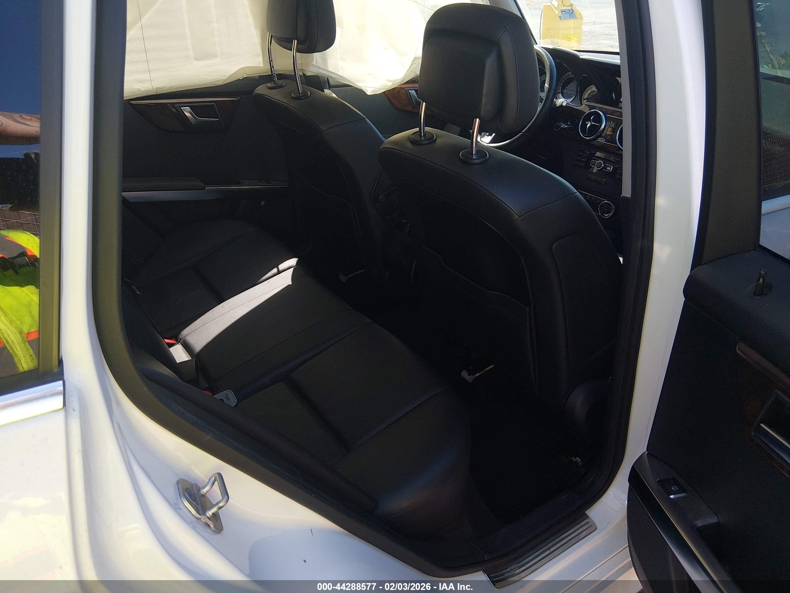 MERCEDES-BENZ GLK image 8