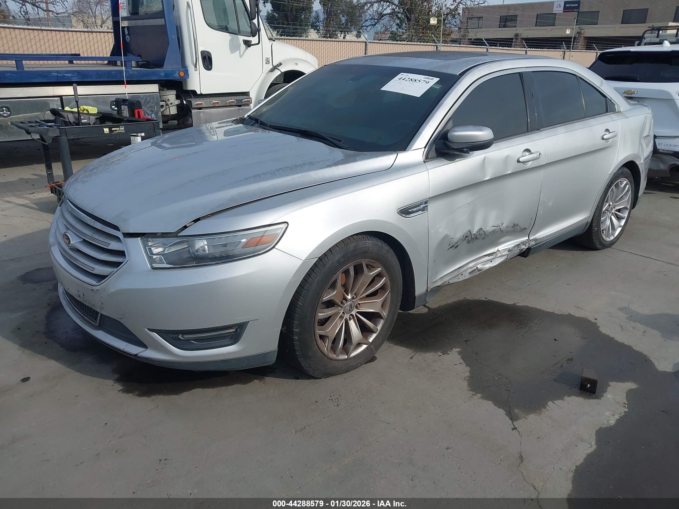 FORD TAURUS image 2