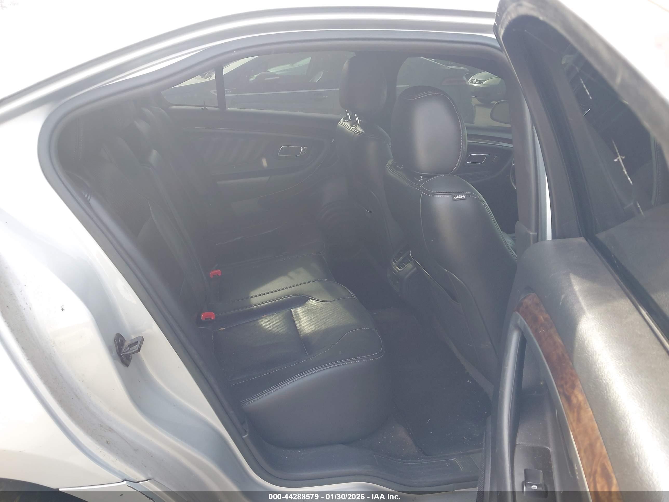 FORD TAURUS image 8