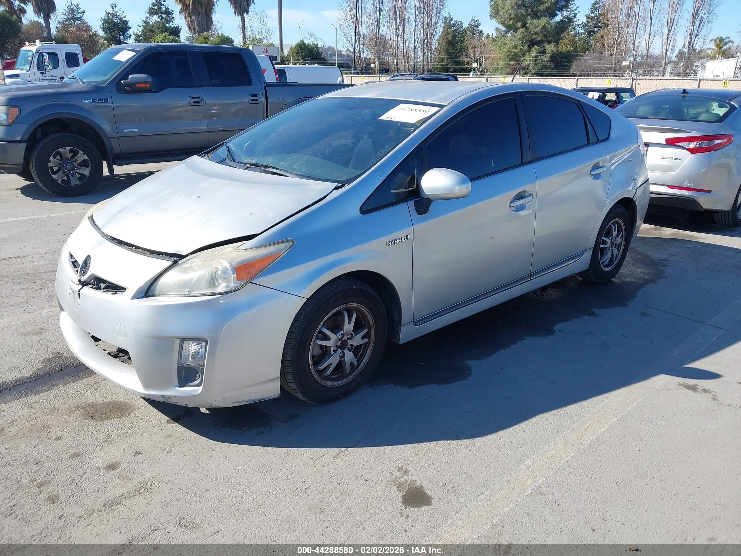 TOYOTA PRIUS image 2