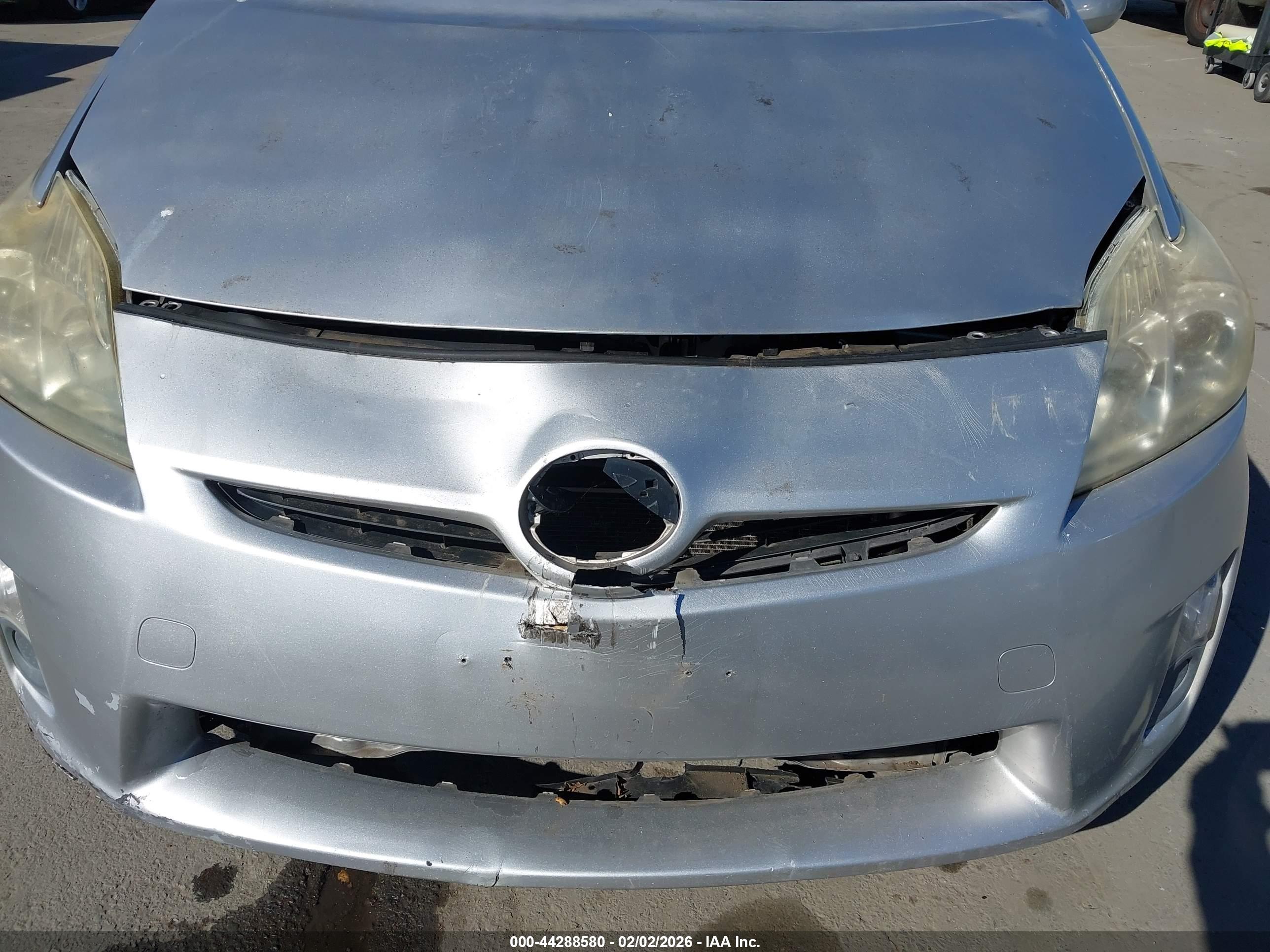 TOYOTA PRIUS image 6
