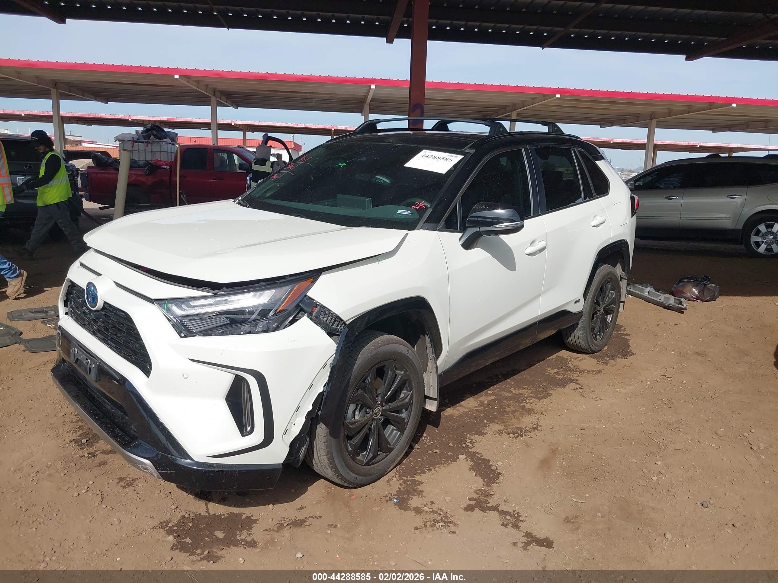 TOYOTA RAV4 image 2