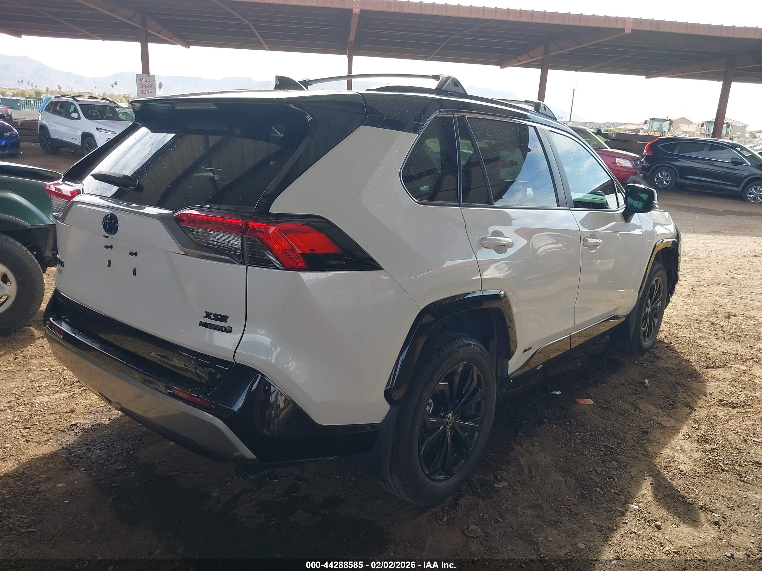 TOYOTA RAV4 image 4