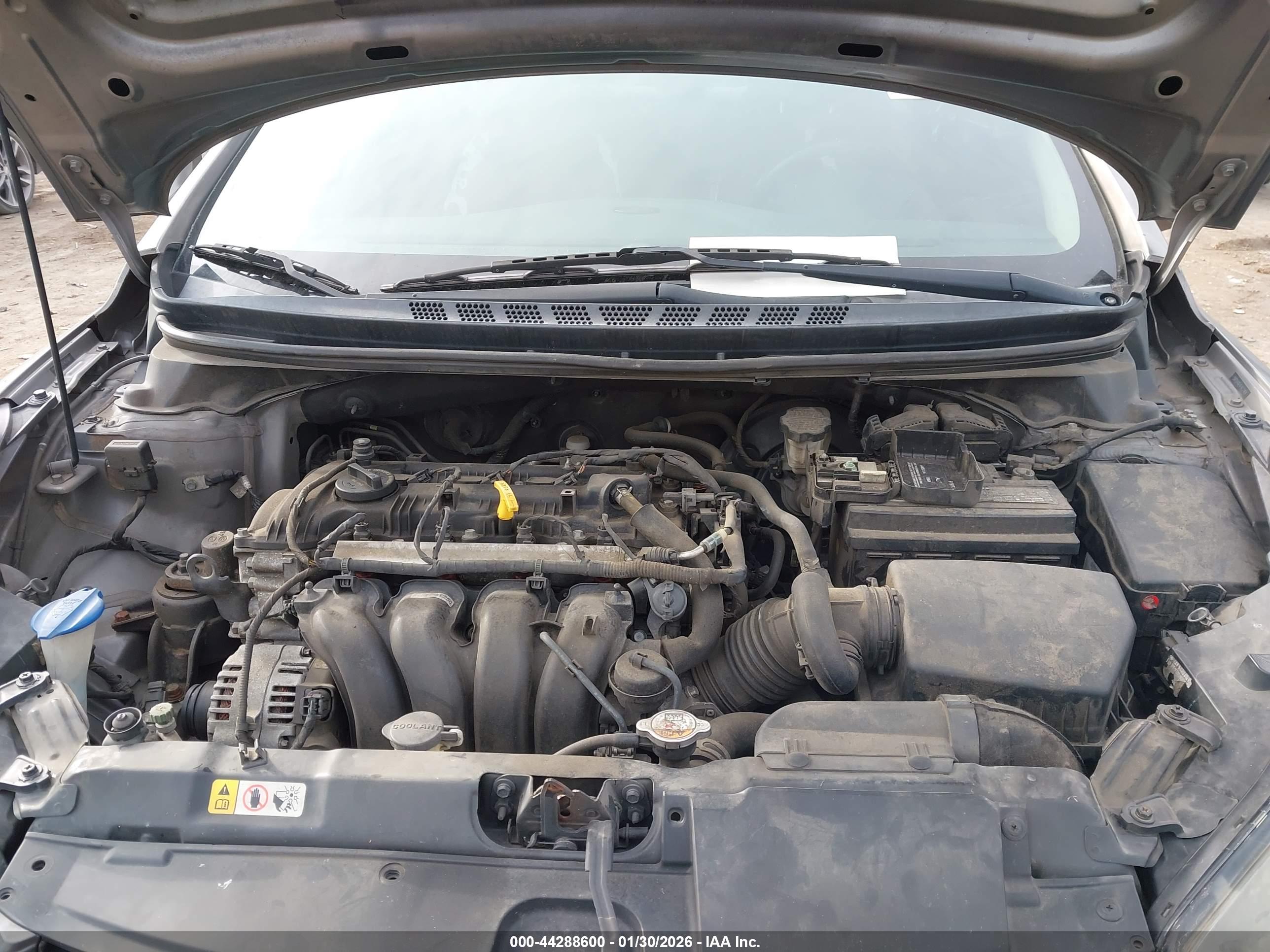 HYUNDAI ELANTRA image 10