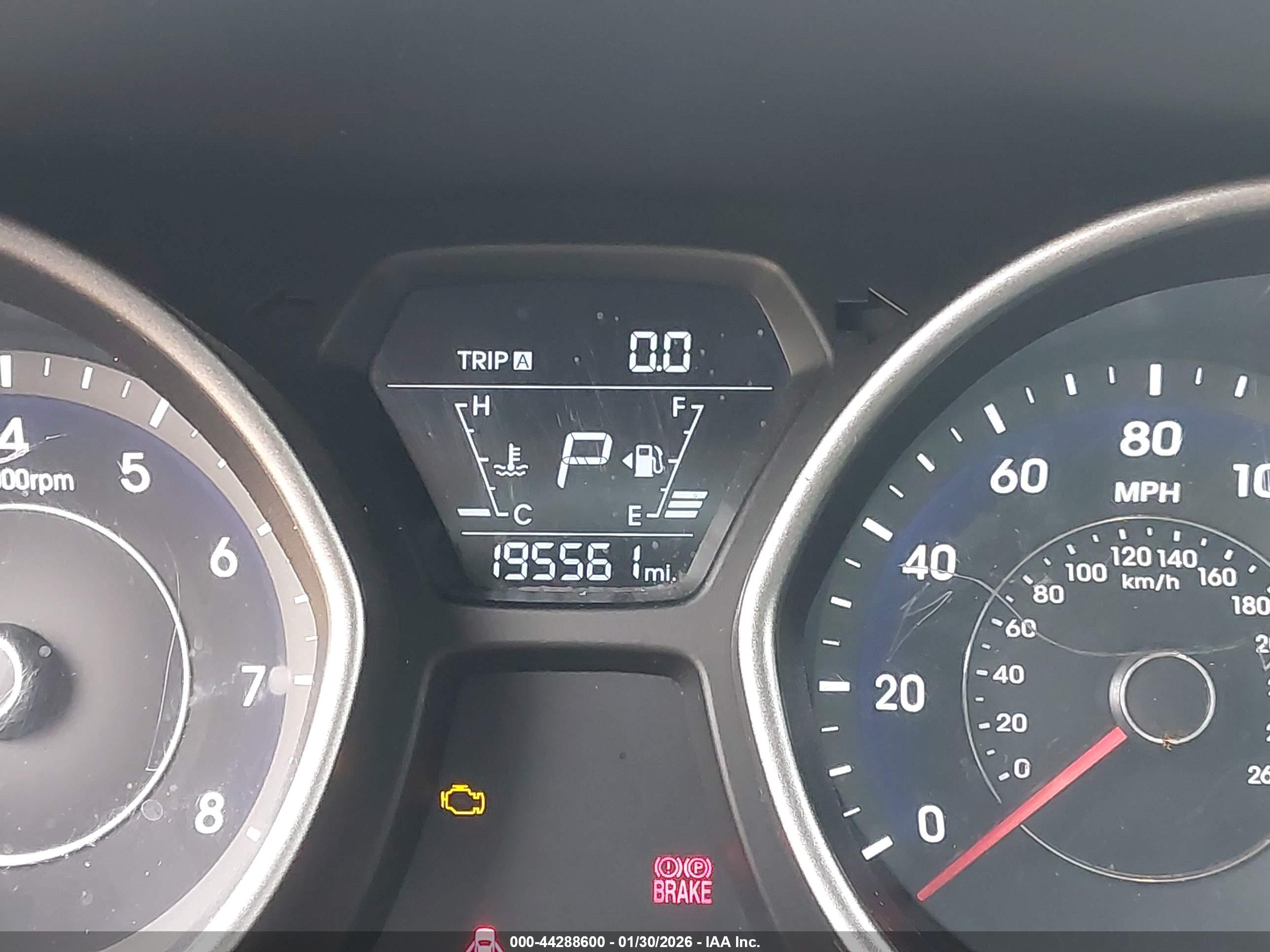 HYUNDAI ELANTRA image 7