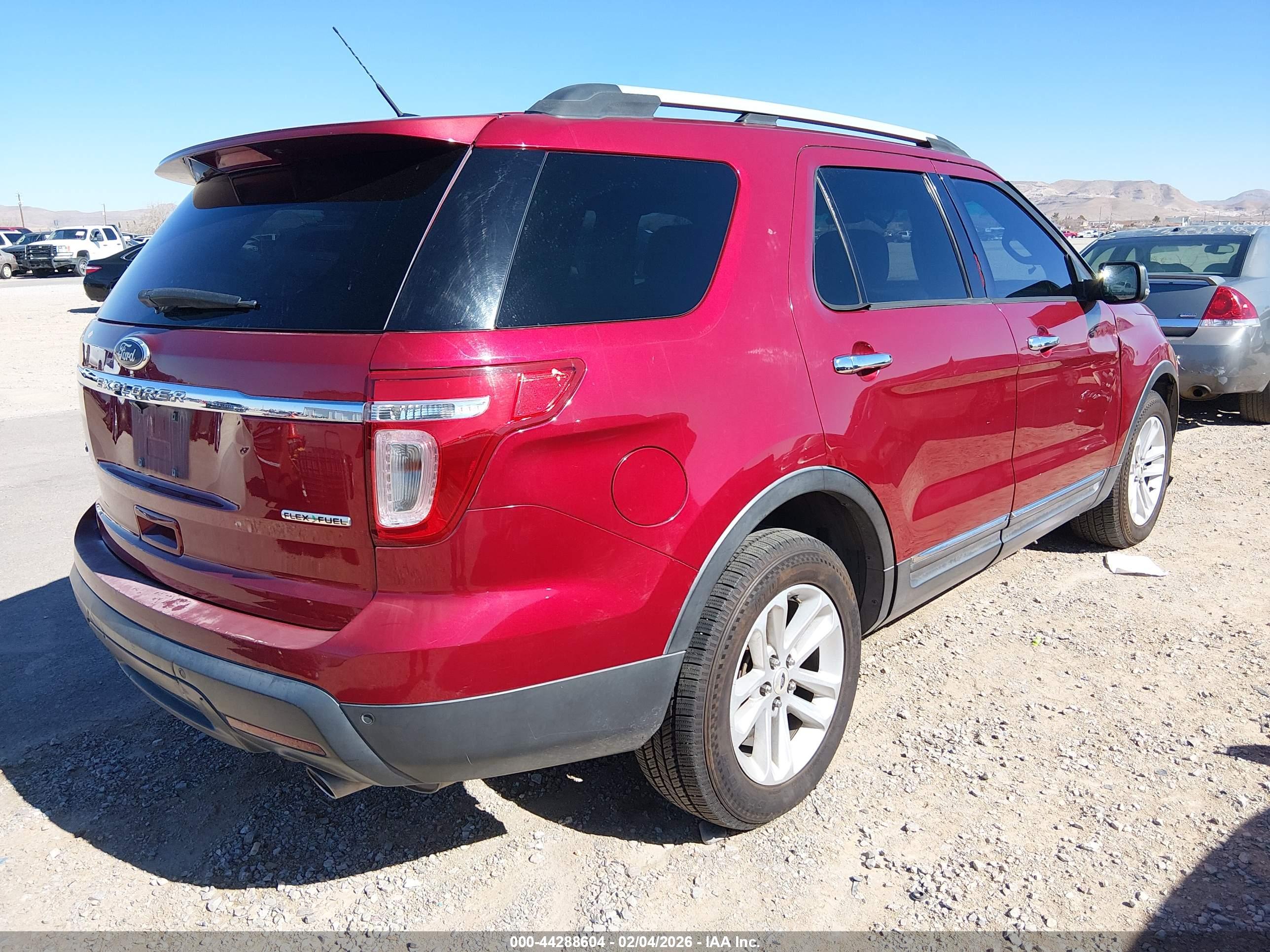 FORD EXPLORER image 4