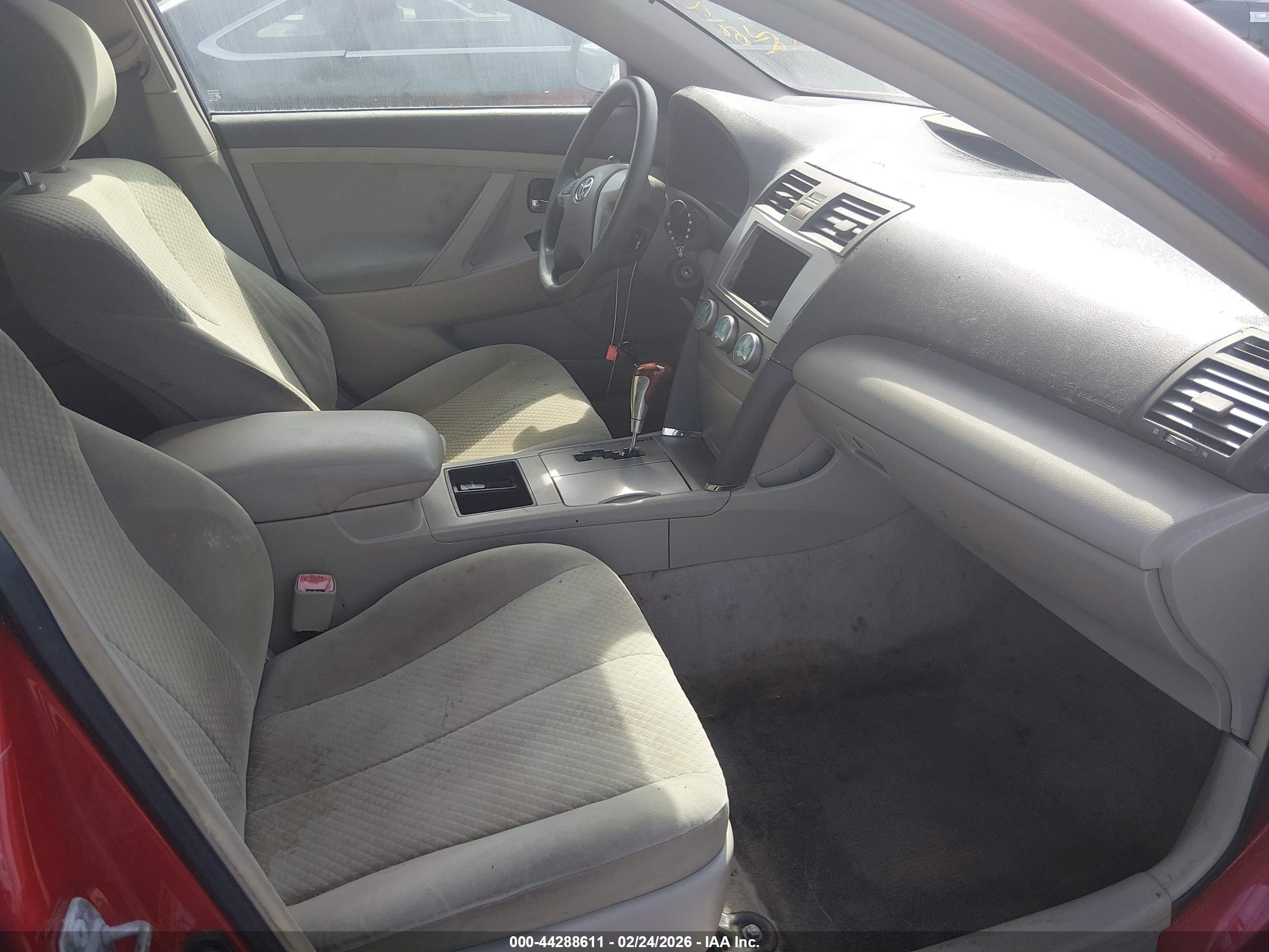 TOYOTA CAMRY image 5