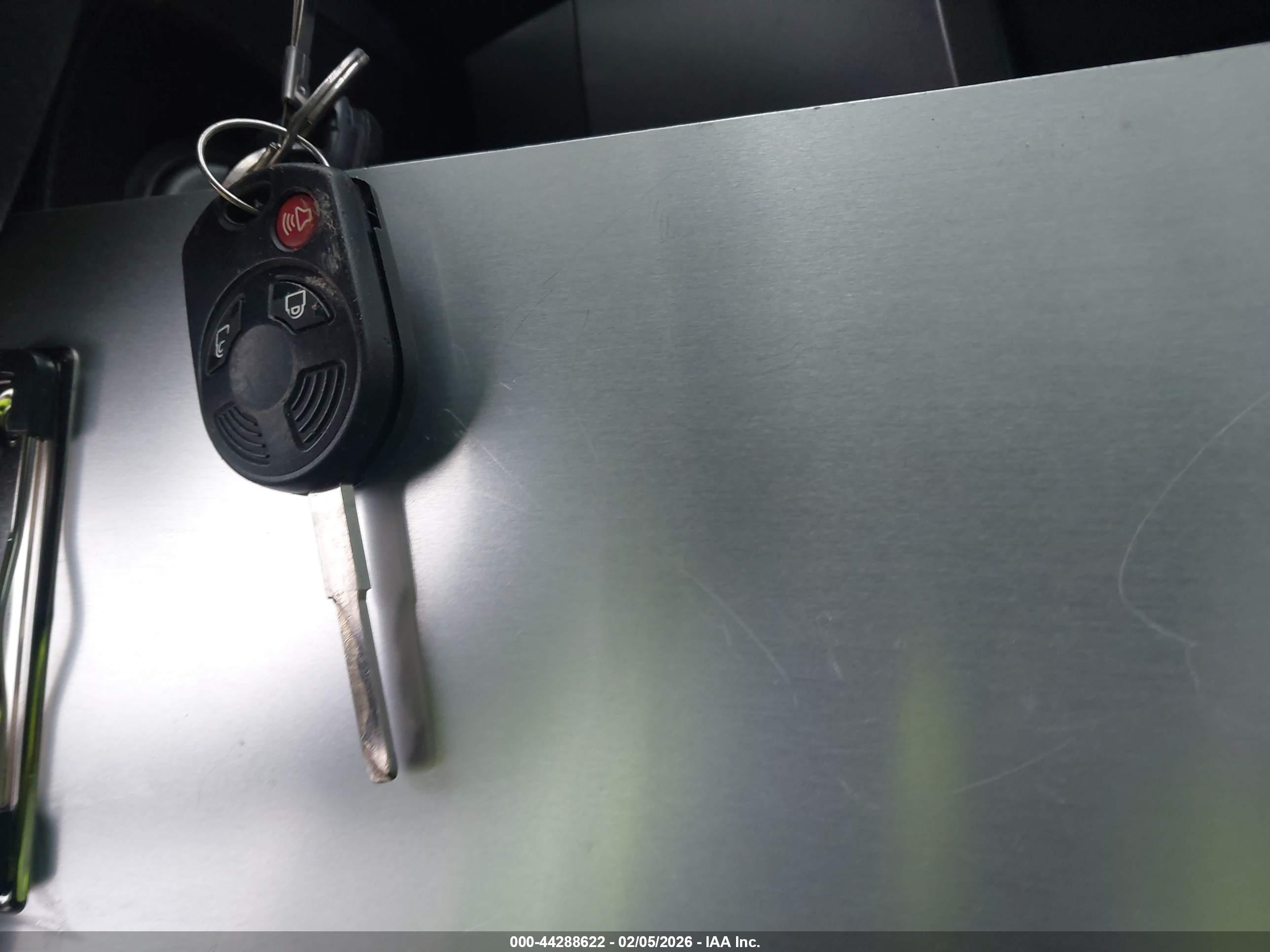 FORD ESCAPE image 11