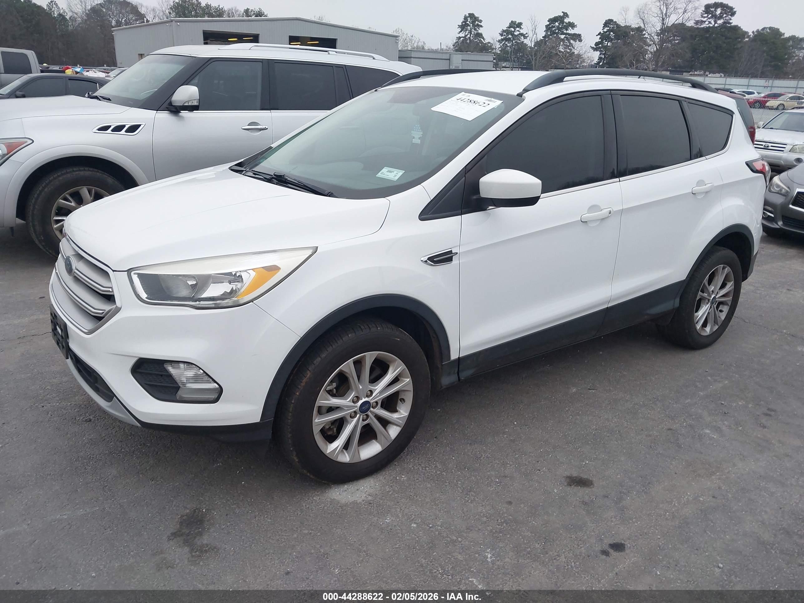 FORD ESCAPE image 2