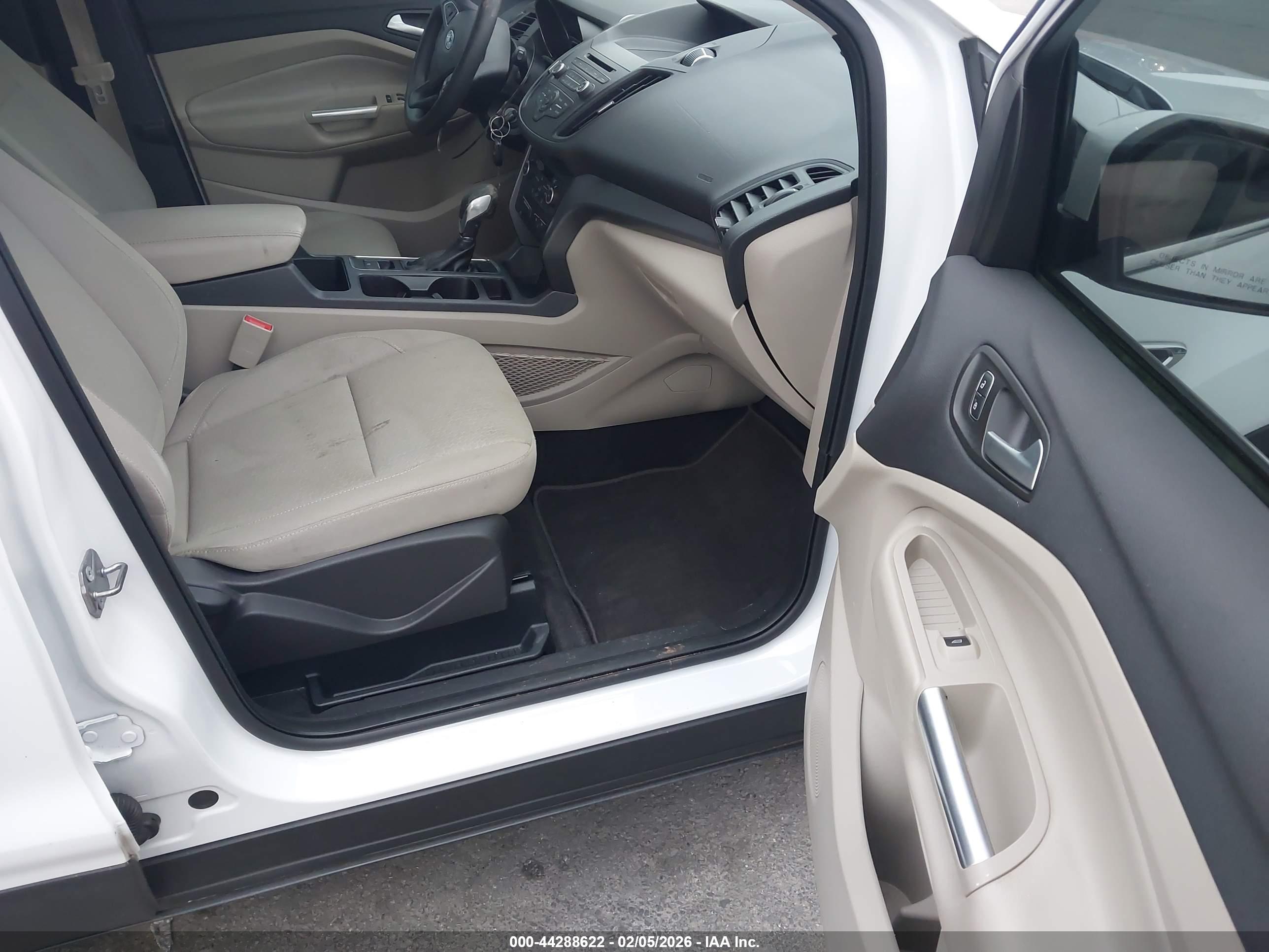 FORD ESCAPE image 5