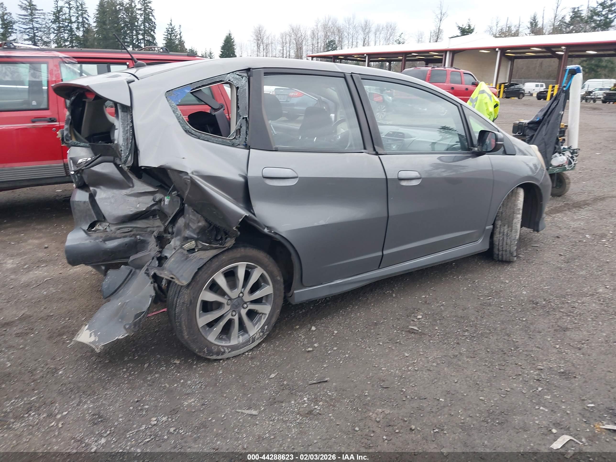 HONDA FIT image 4