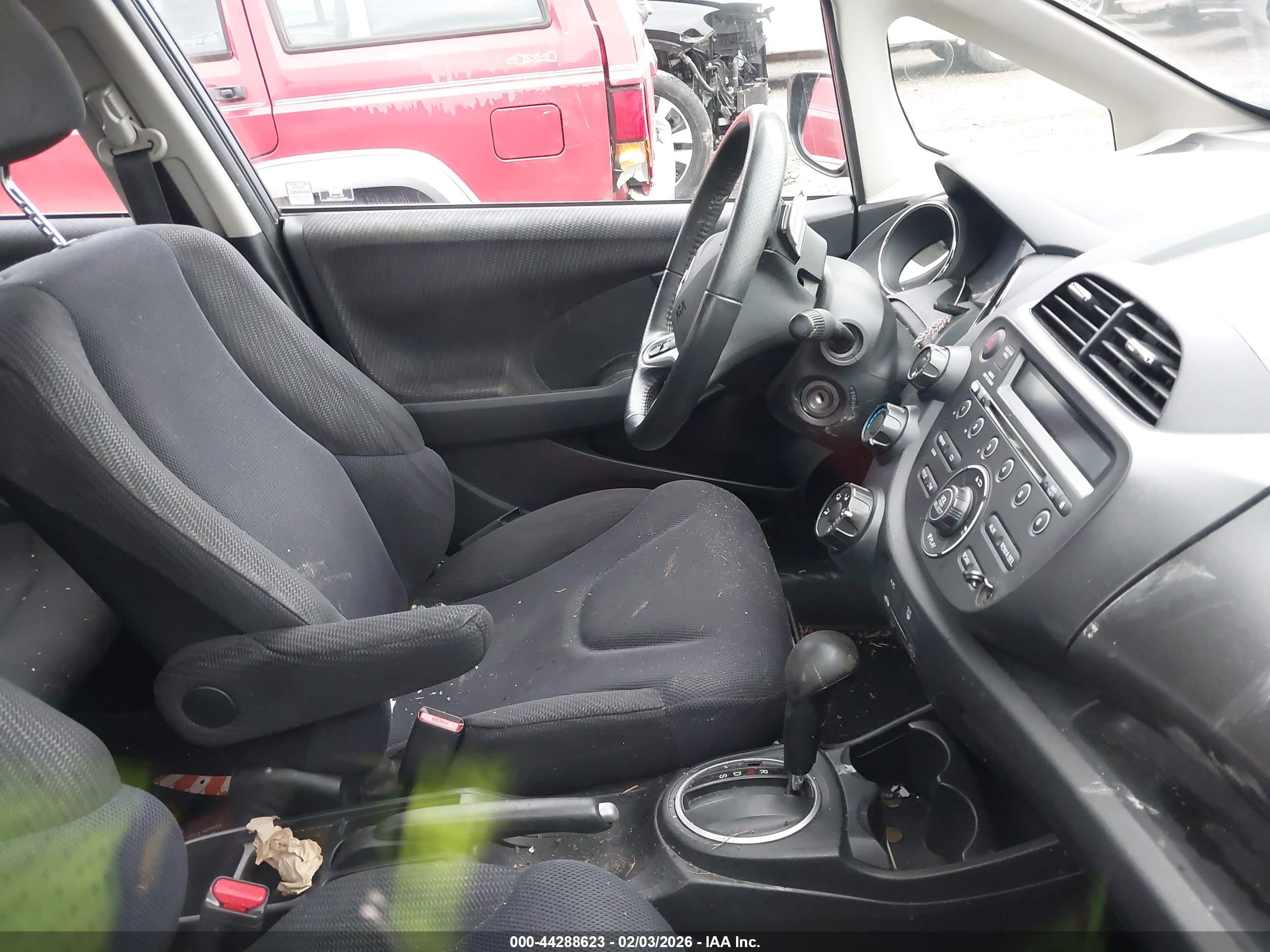 HONDA FIT image 5