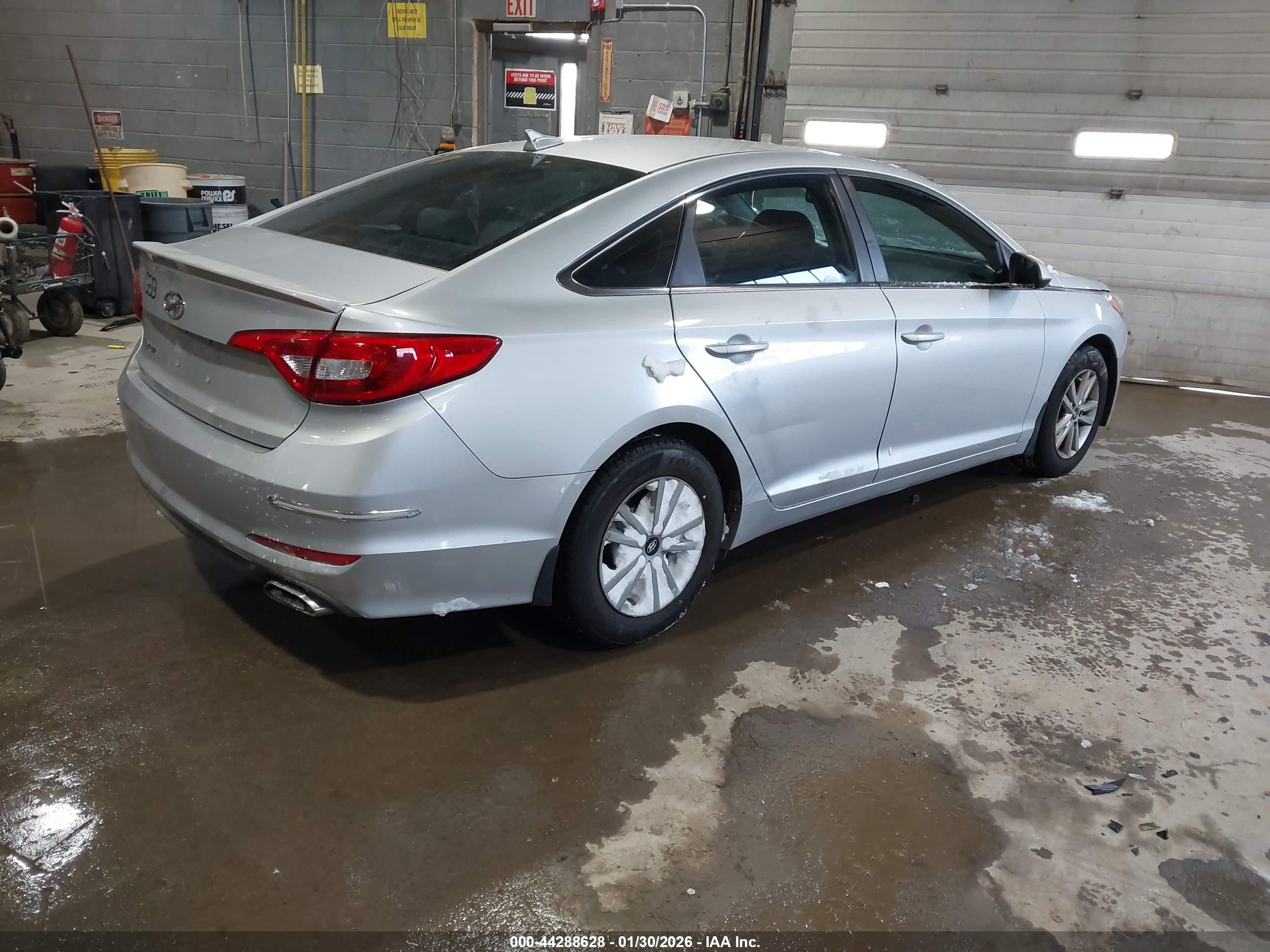 HYUNDAI SONATA image 4