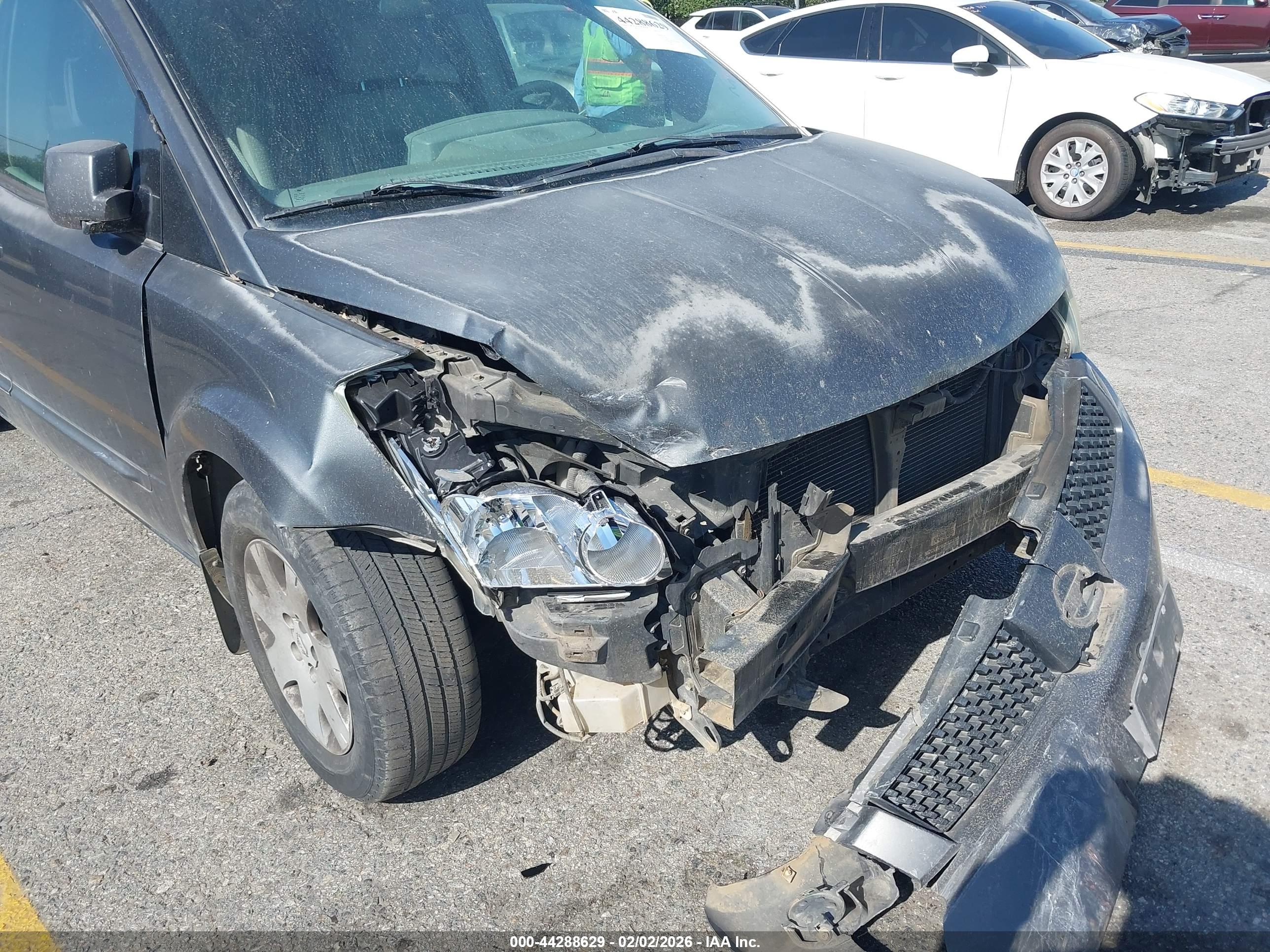 NISSAN QUEST image 6
