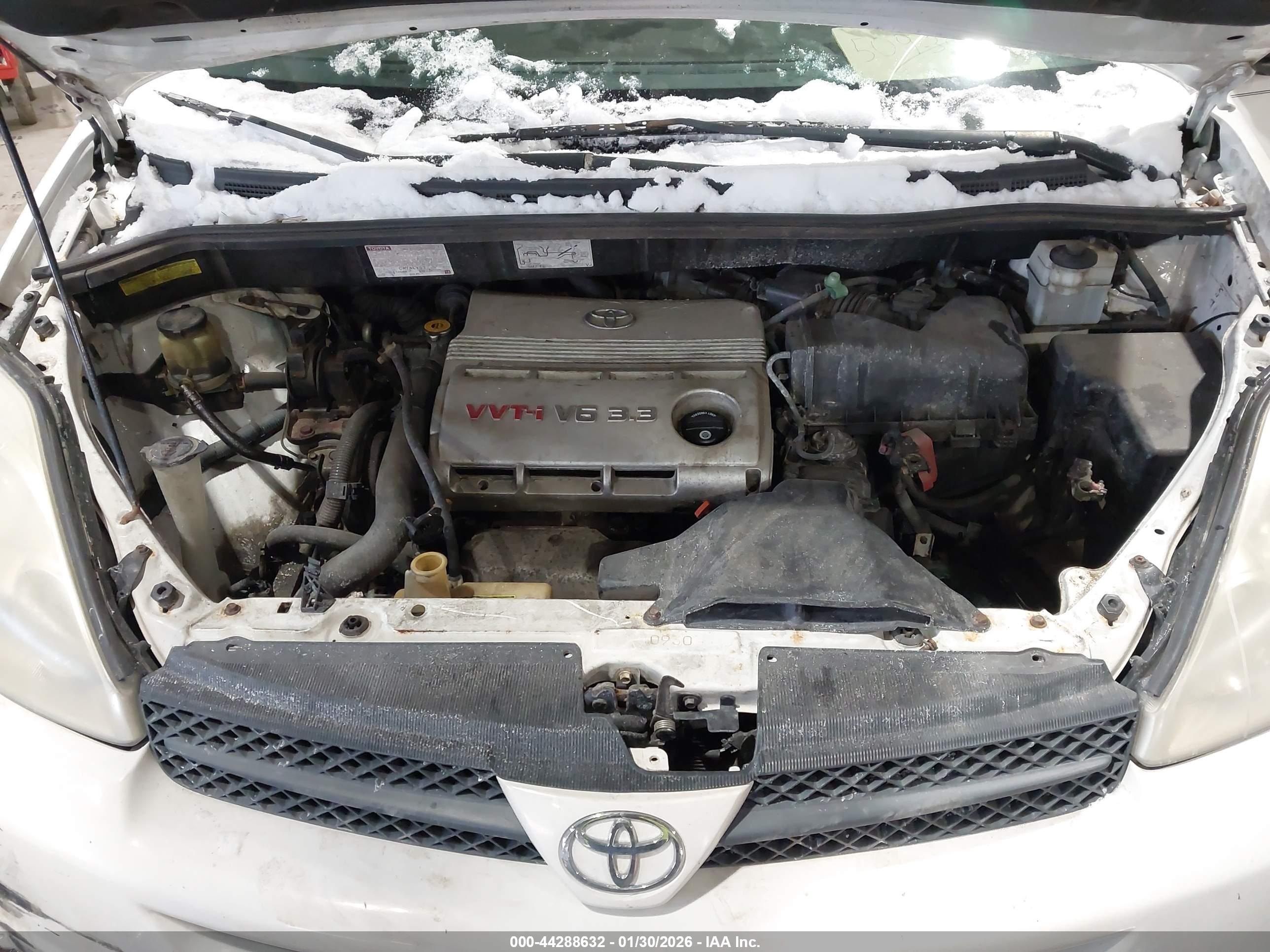 TOYOTA SIENNA image 10