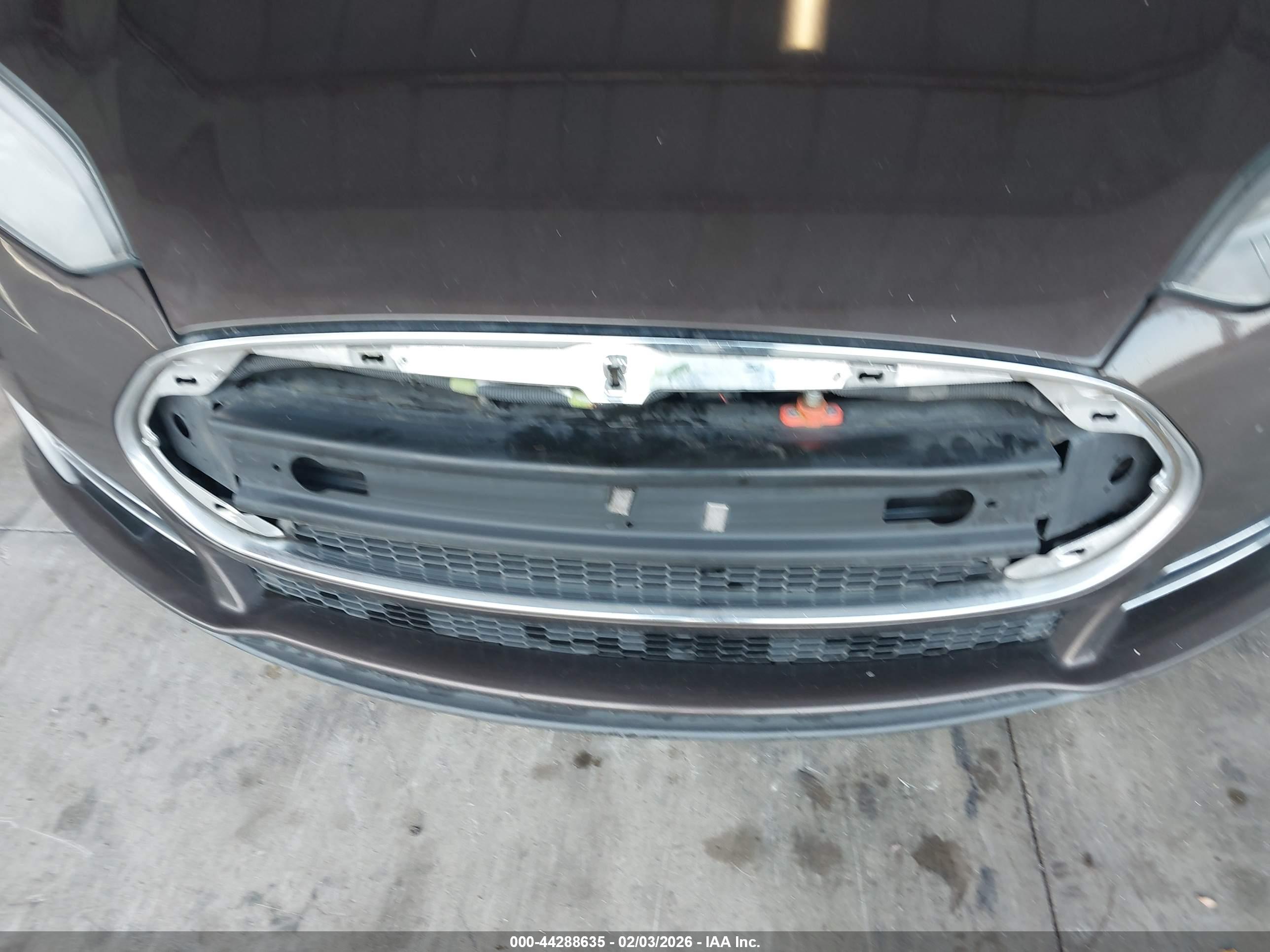 TESLA MODEL image 6