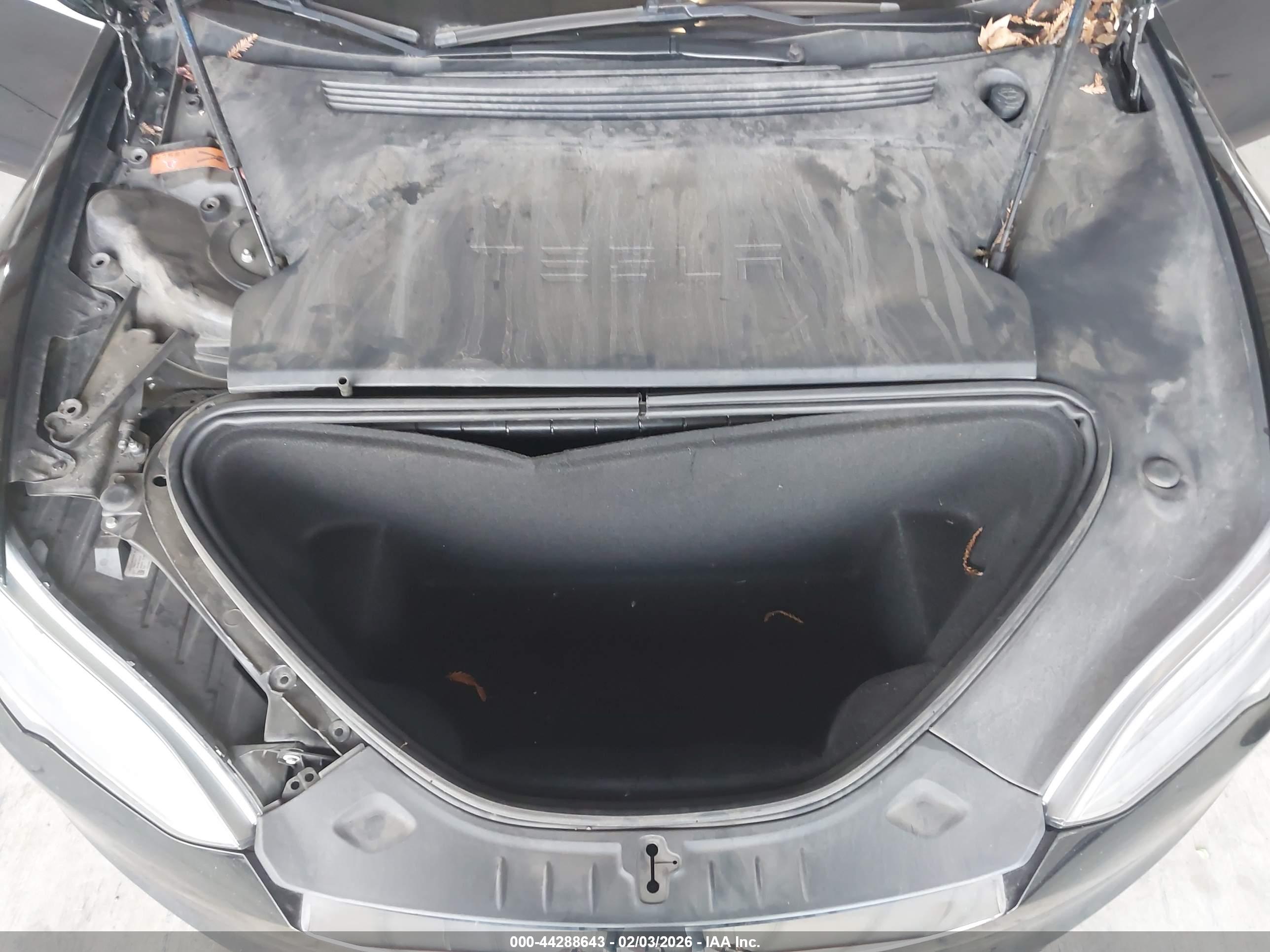 TESLA MODEL image 10