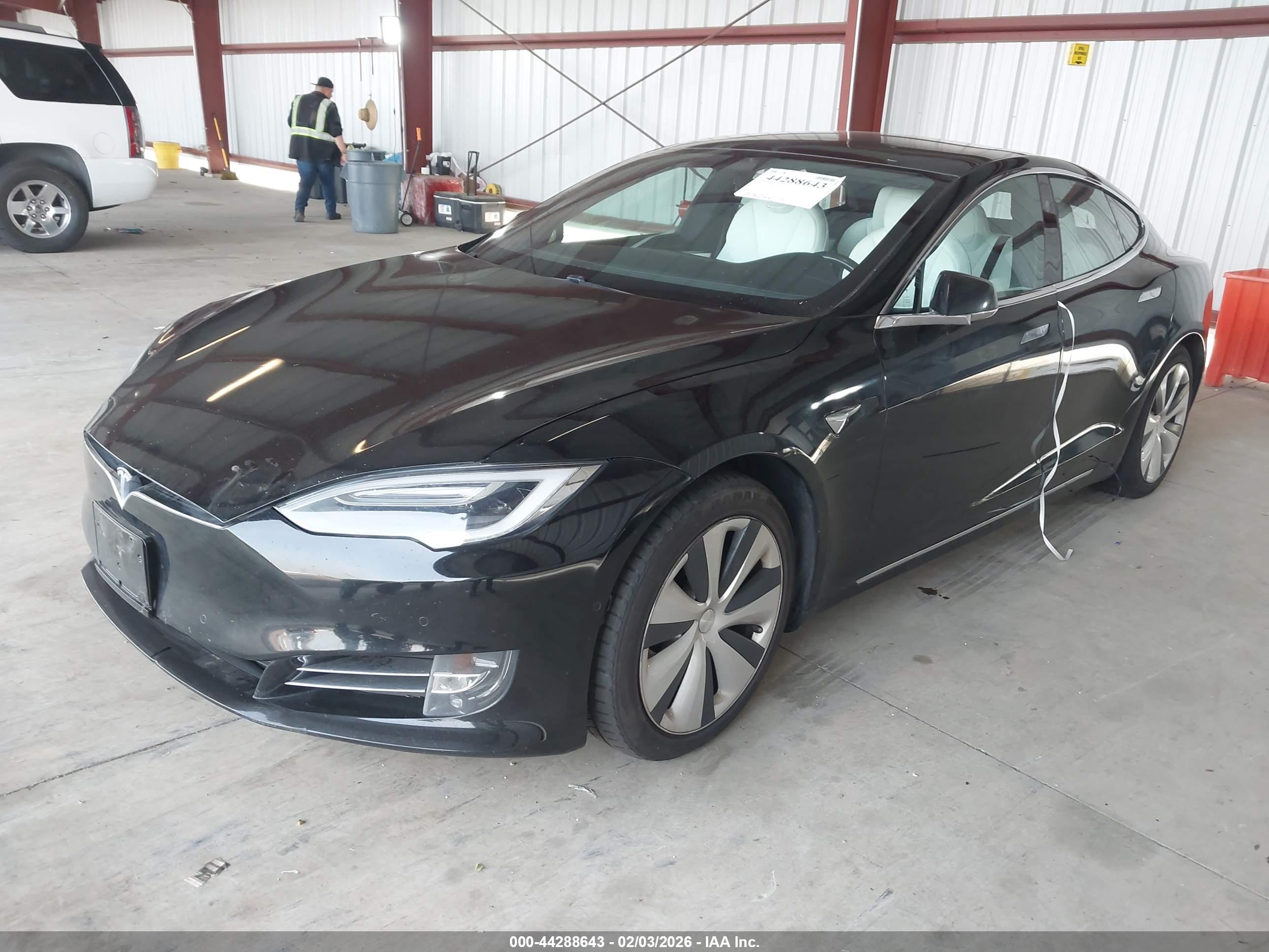 TESLA MODEL image 2