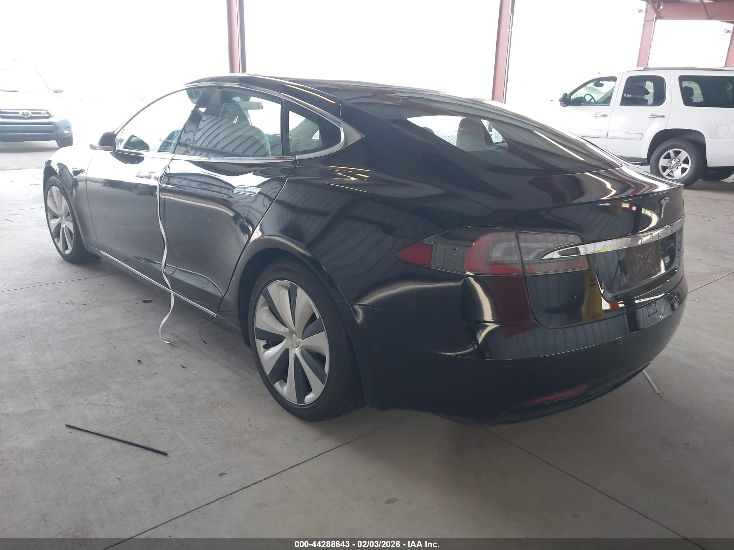TESLA MODEL image 3