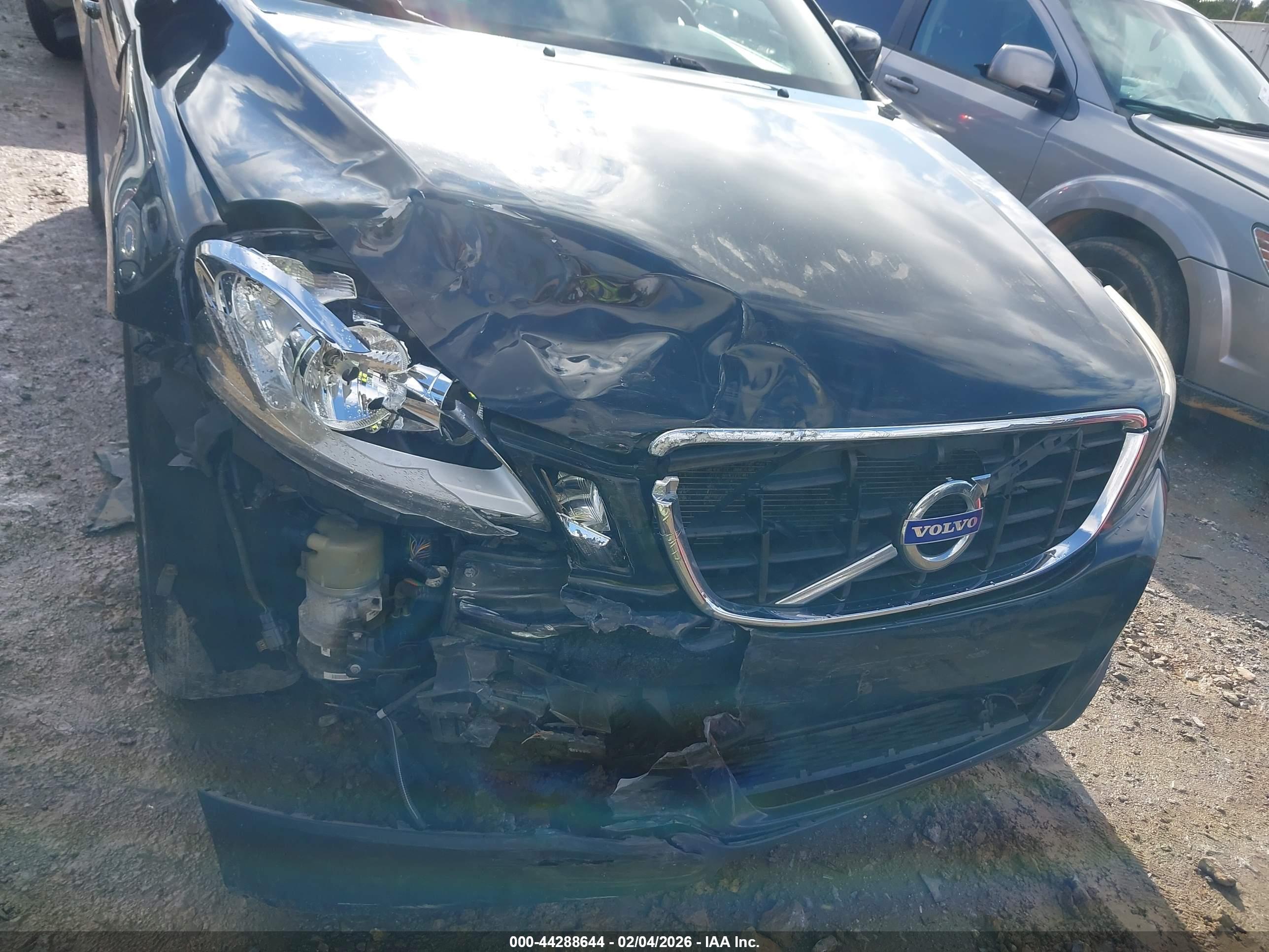 VOLVO XC60 image 6
