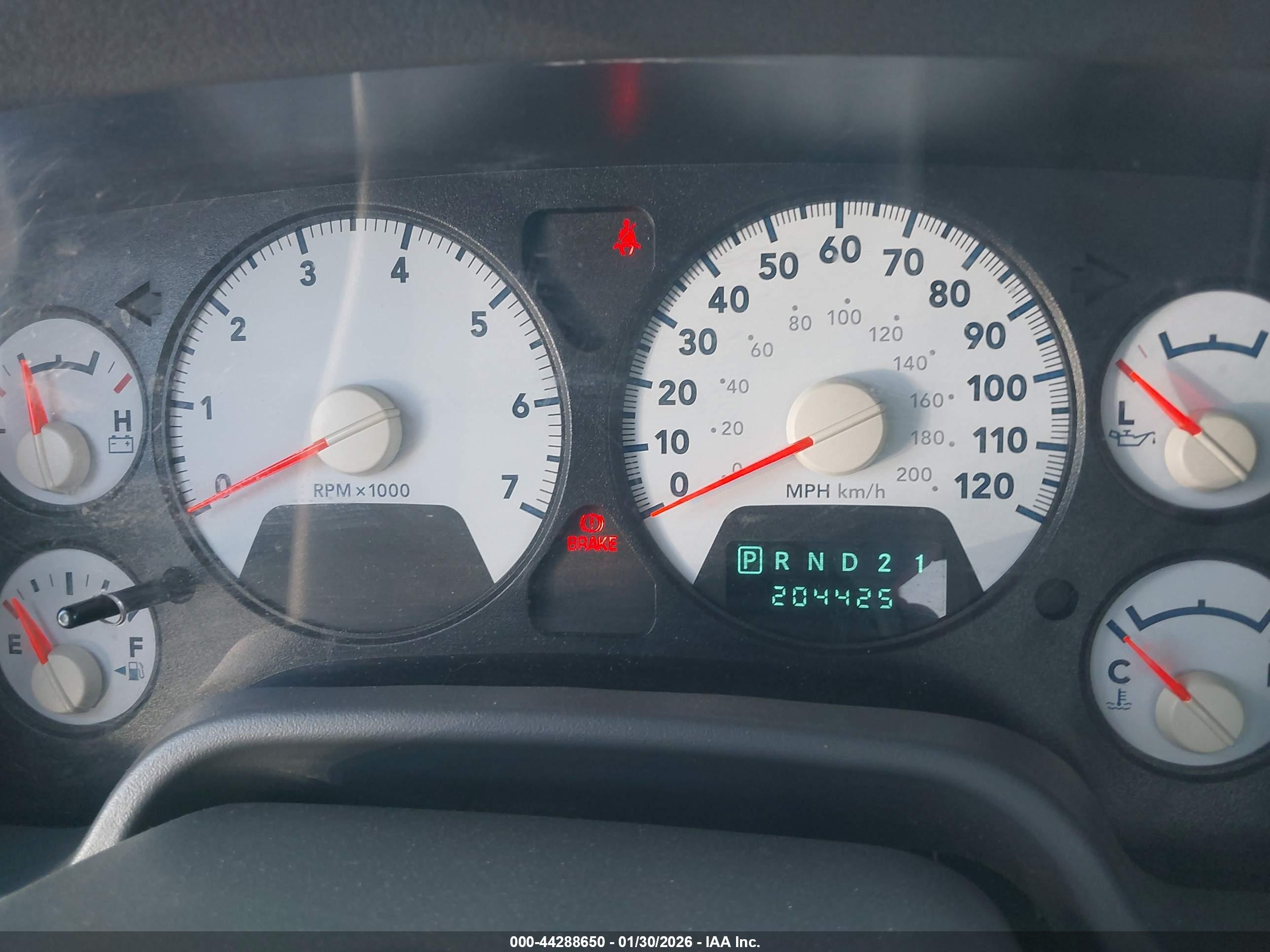 DODGE RAM image 7