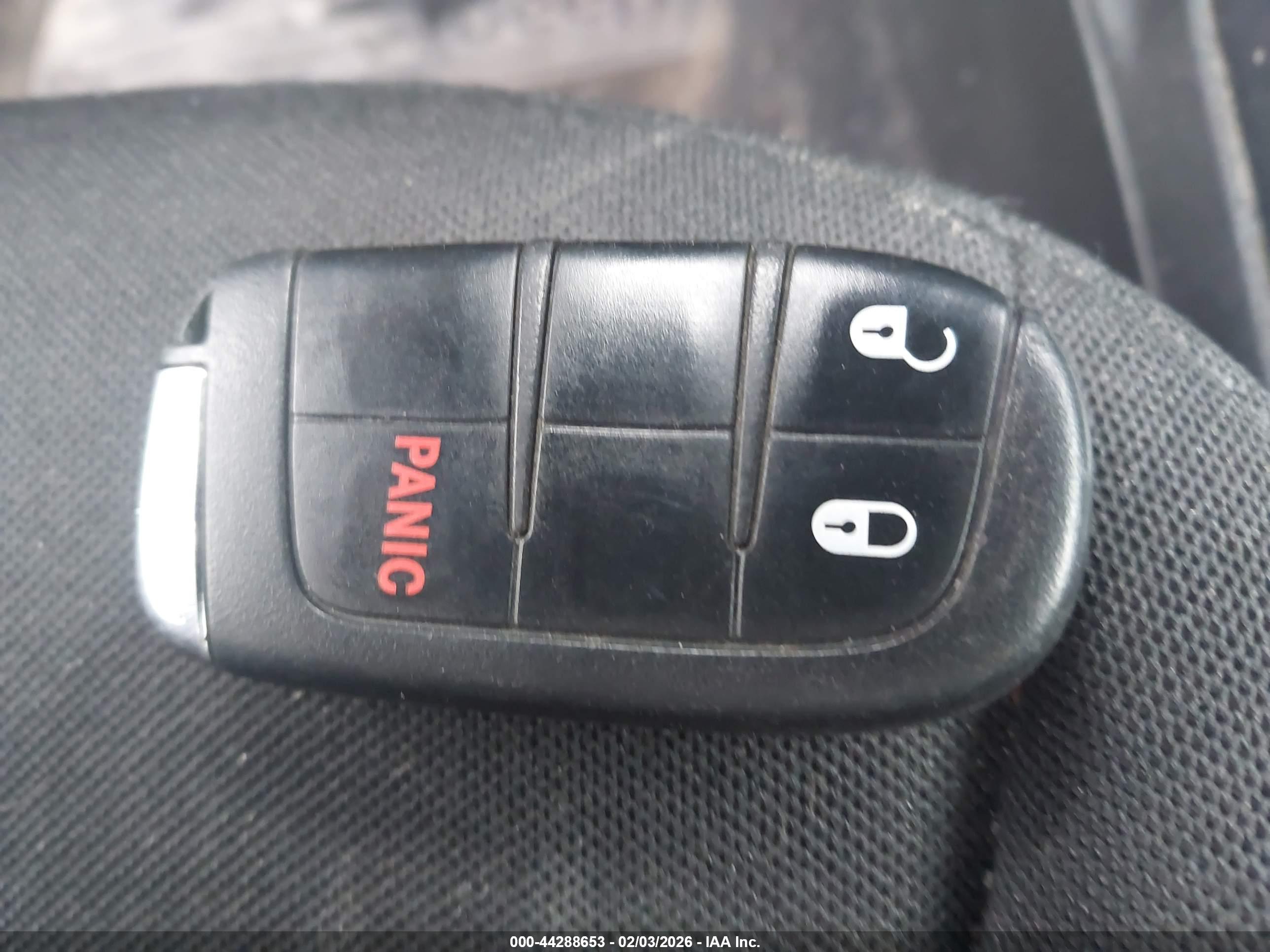 JEEP RENEGADE image 11