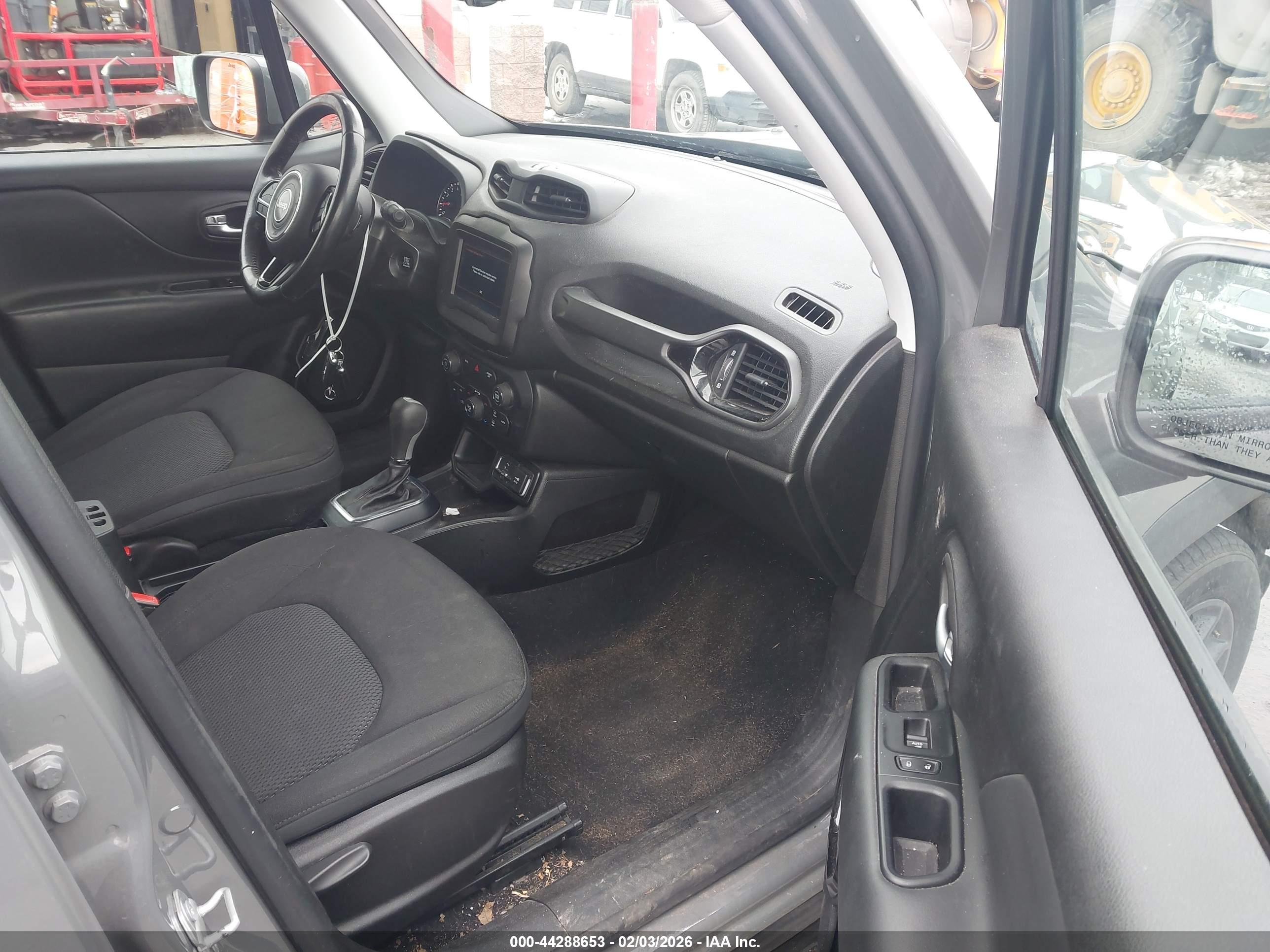 JEEP RENEGADE image 5