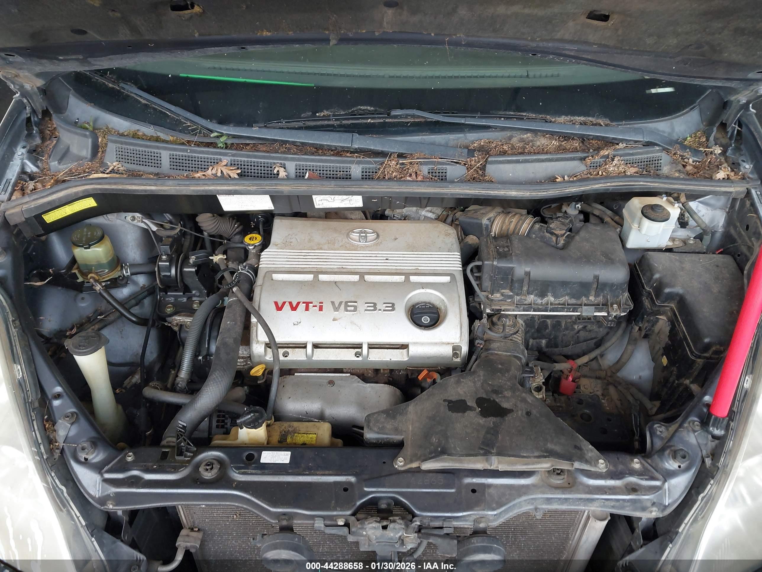 TOYOTA SIENNA image 10