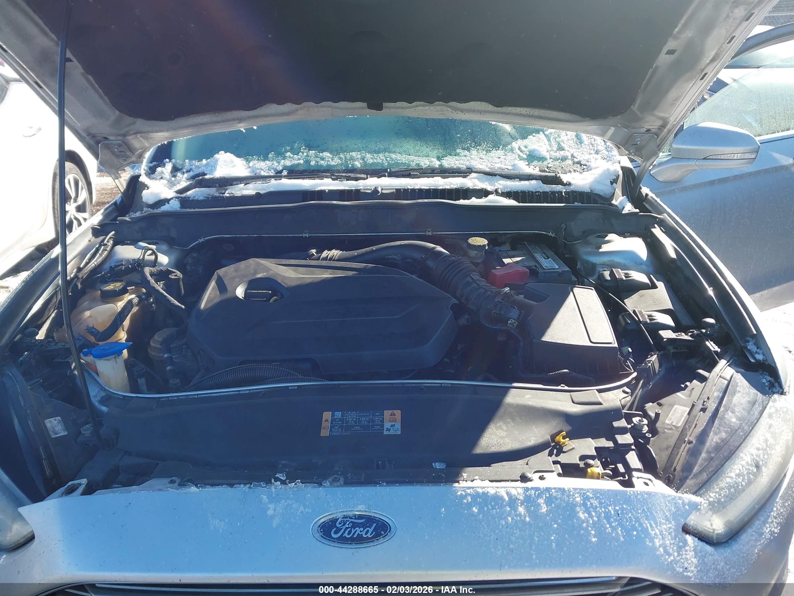 FORD FUSION image 10