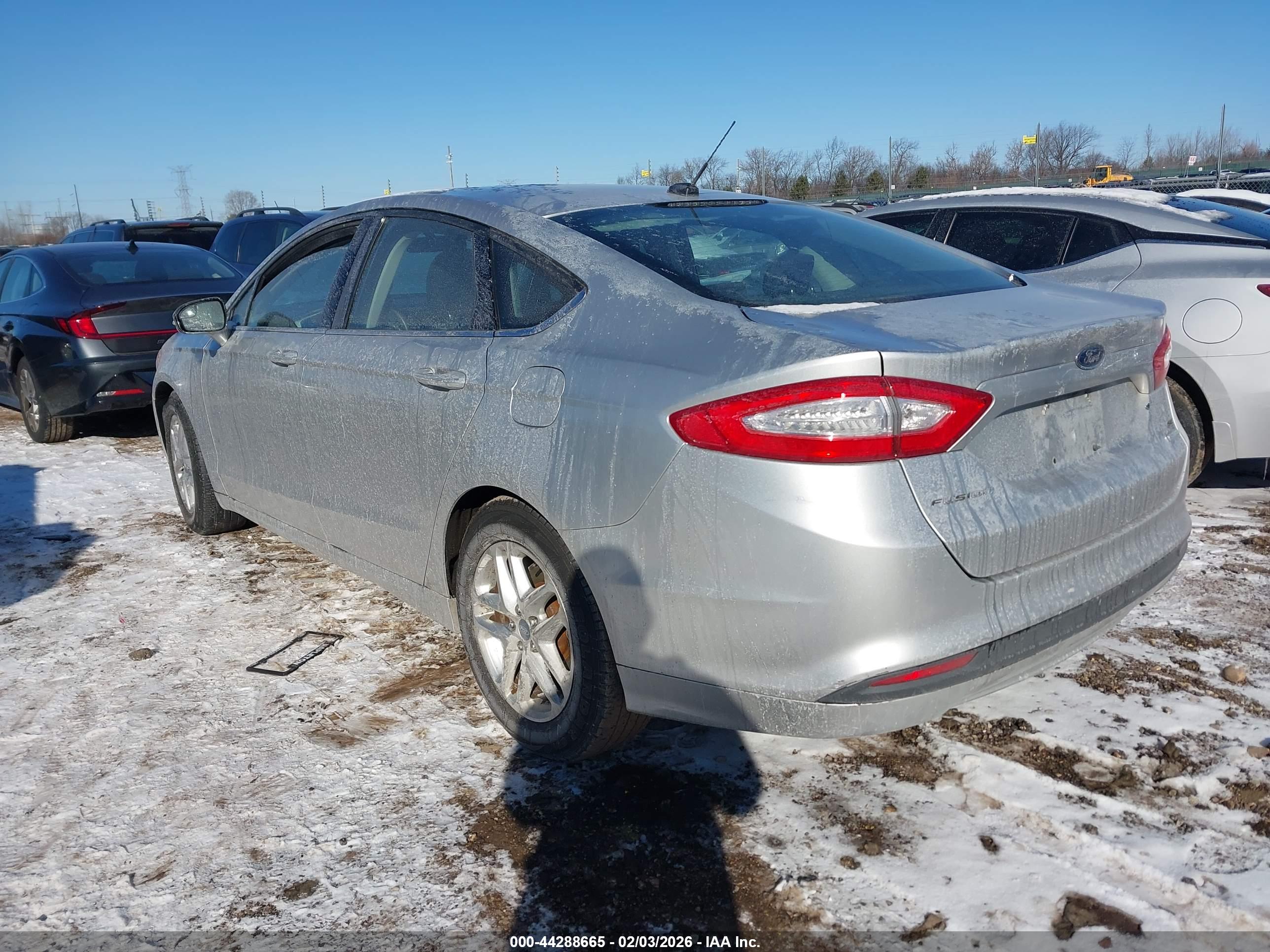FORD FUSION image 3