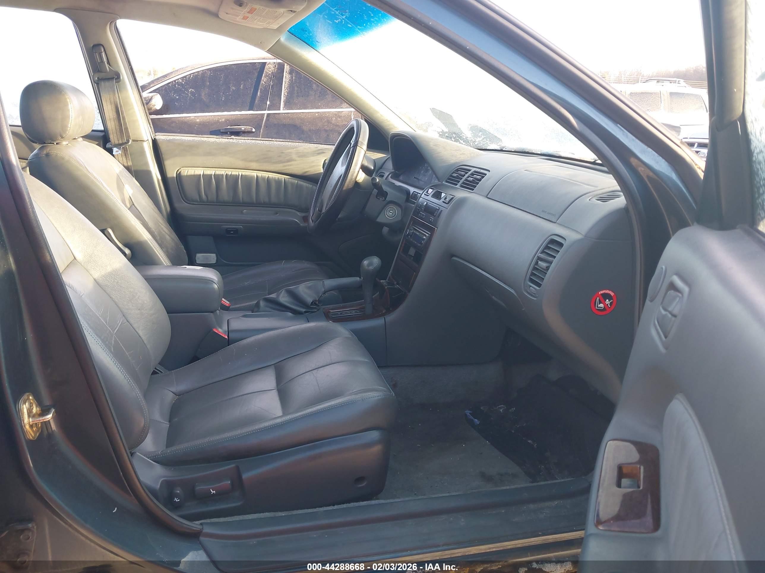 NISSAN MAXIMA image 5