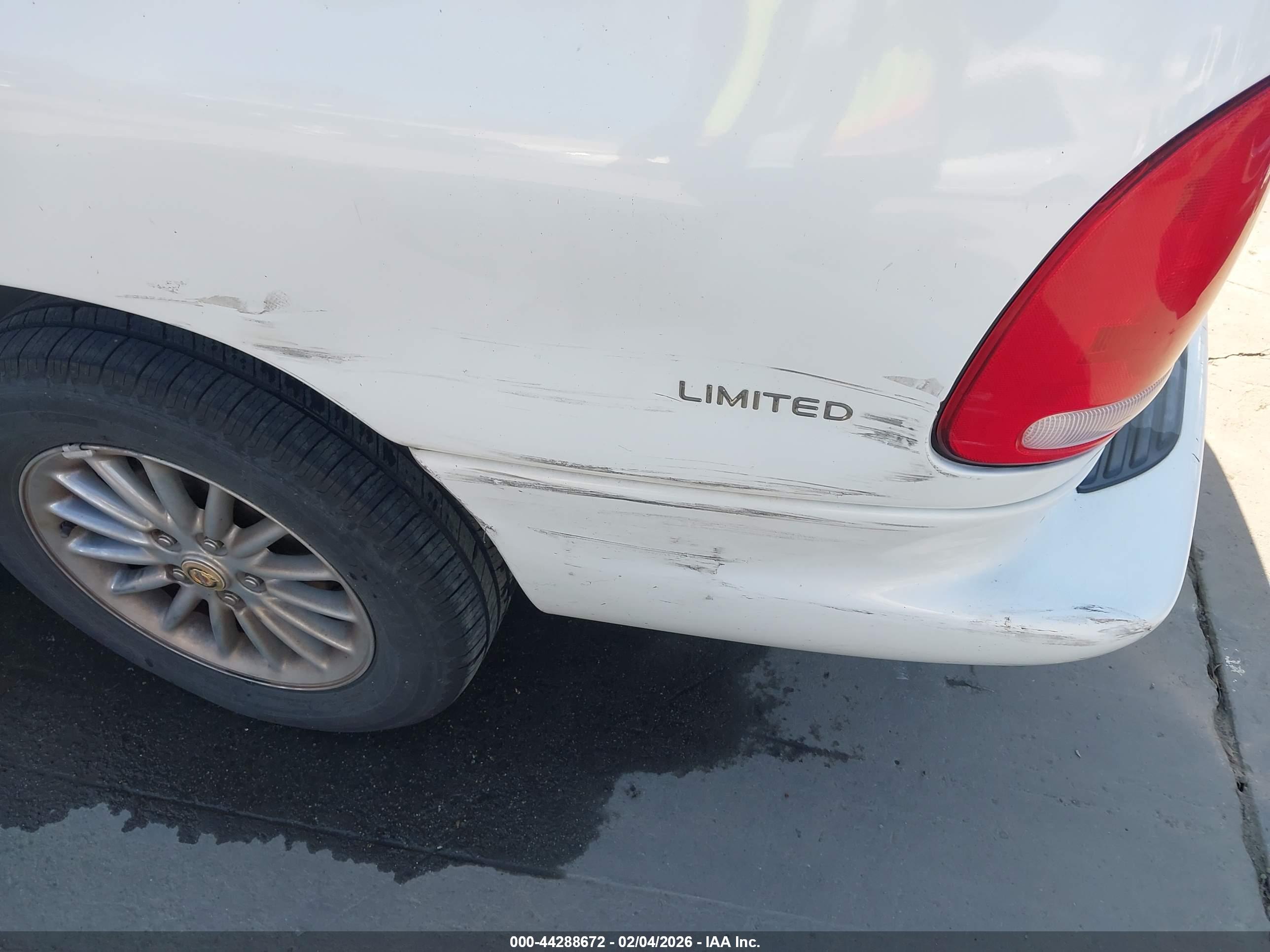 CHRYSLER TOWN image 6
