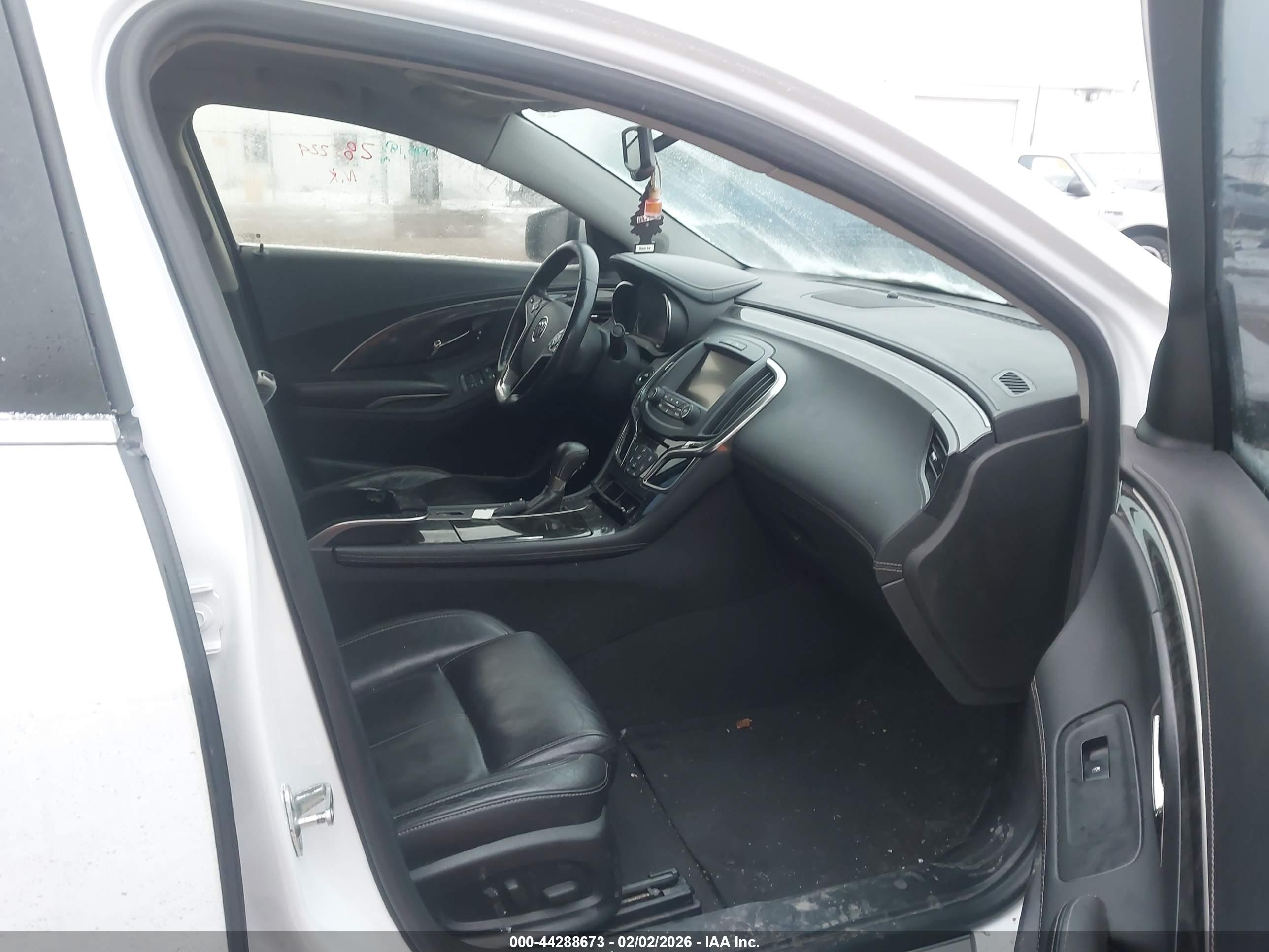 BUICK LACROSSE image 5
