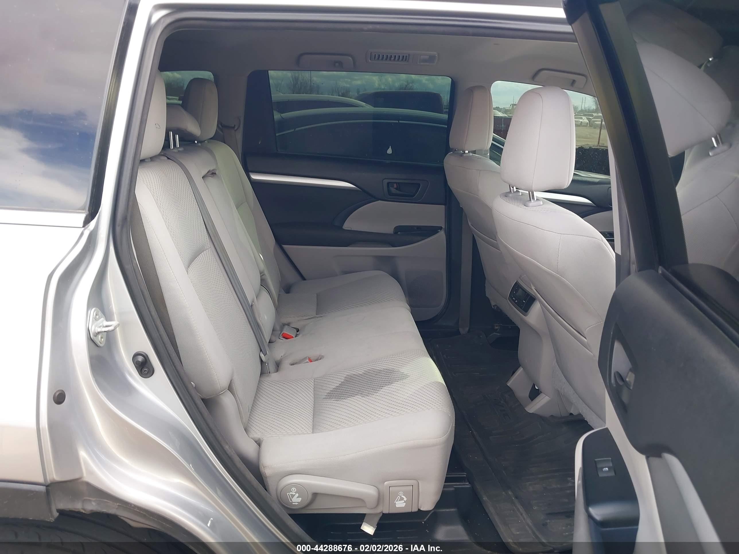 TOYOTA HIGHLANDER image 8